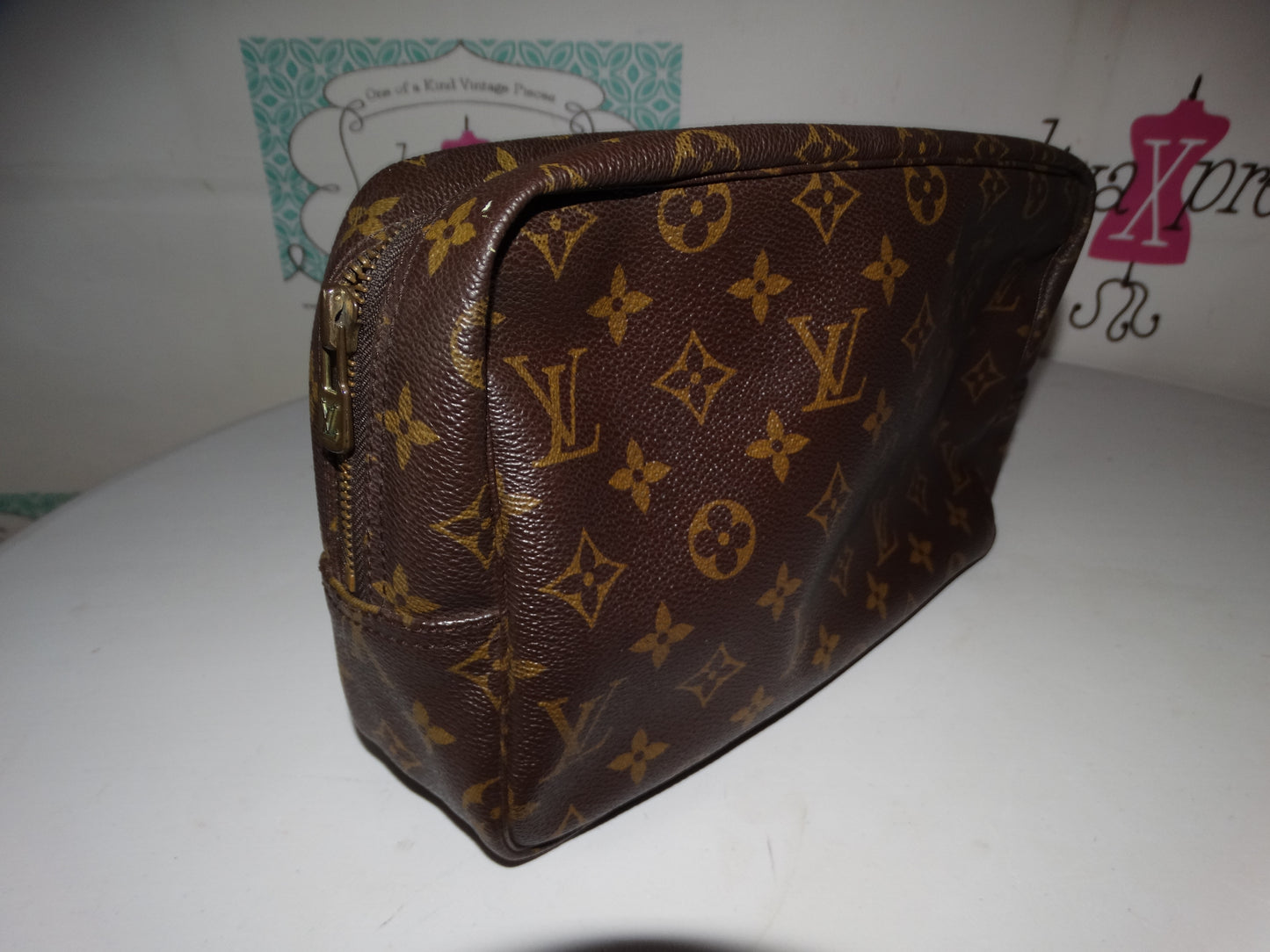 Vintage Authentic Louis Vuitton Trousse de Toilette 28/Clutch