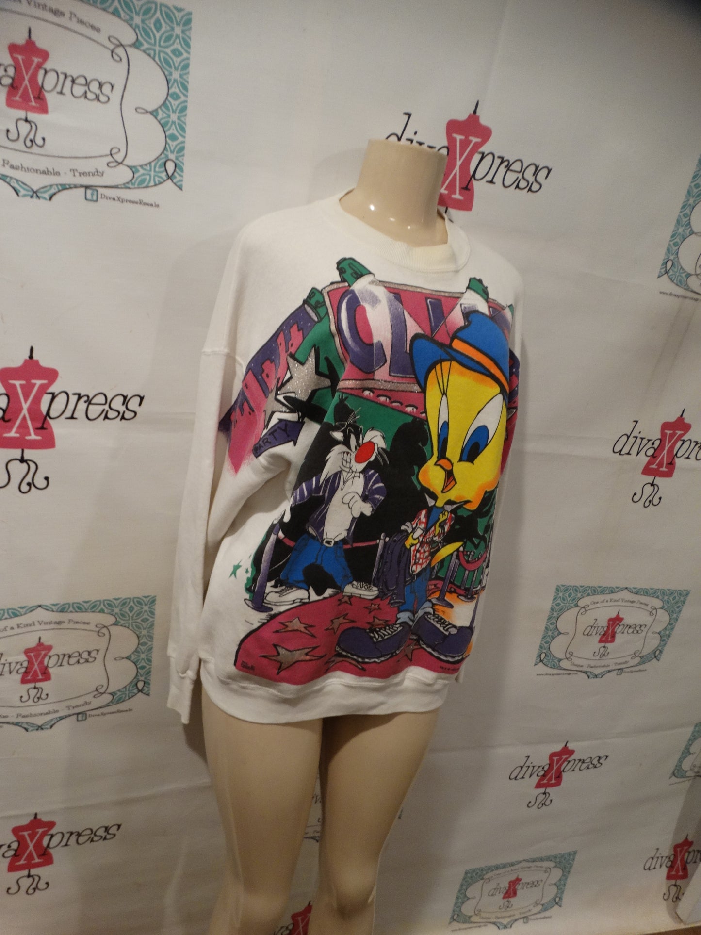 Vintage Looney Tunes White Sweat Shirt L