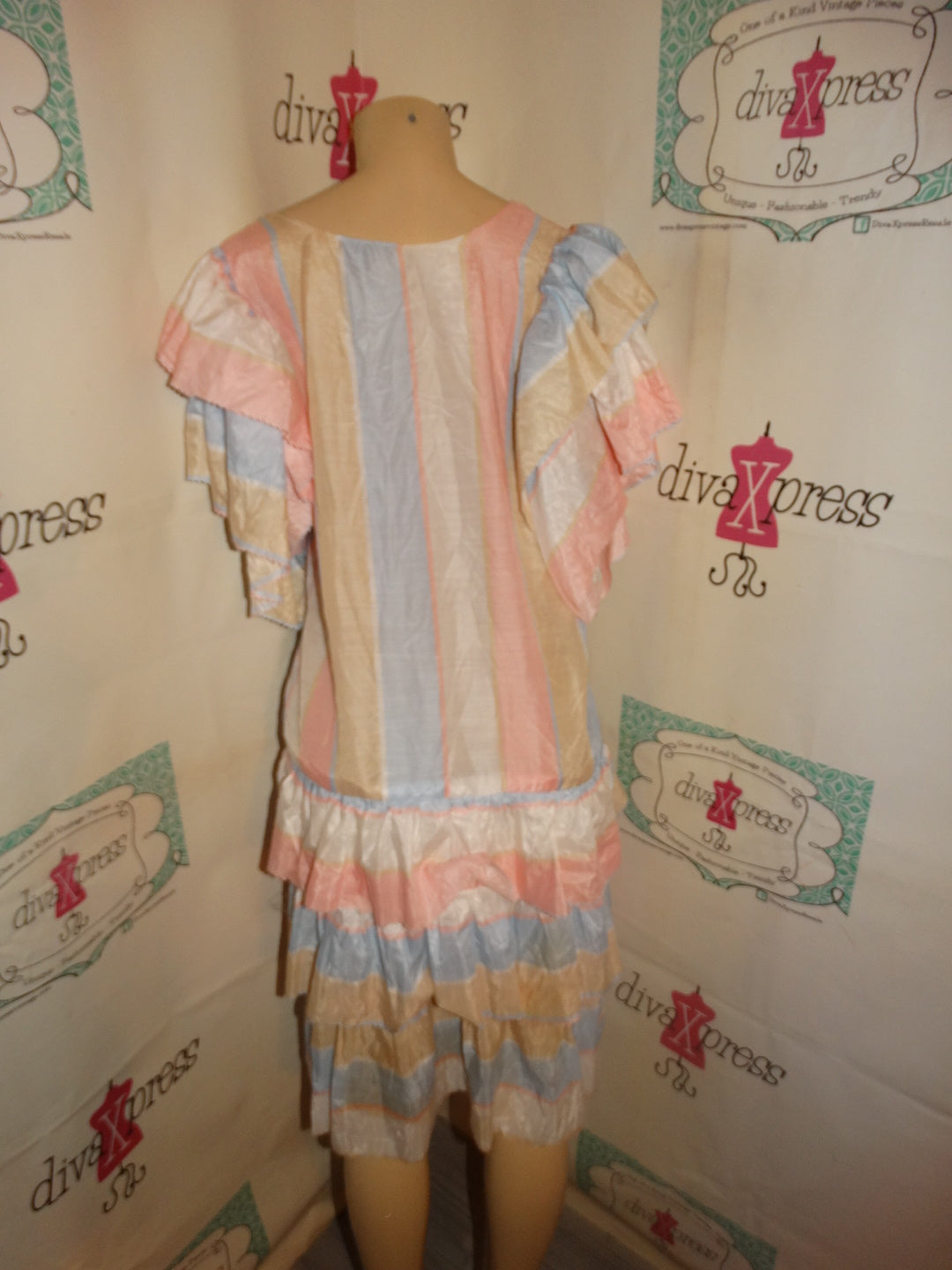 Vintage Pink/Tan Blue Ruffle Dress Size L