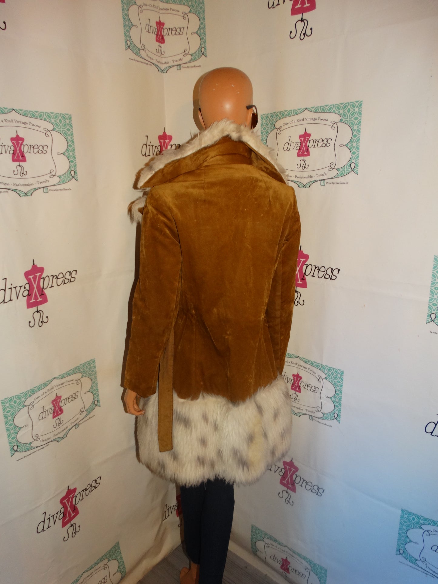 Vintage Tan Faux Fur Collar Coat Size S