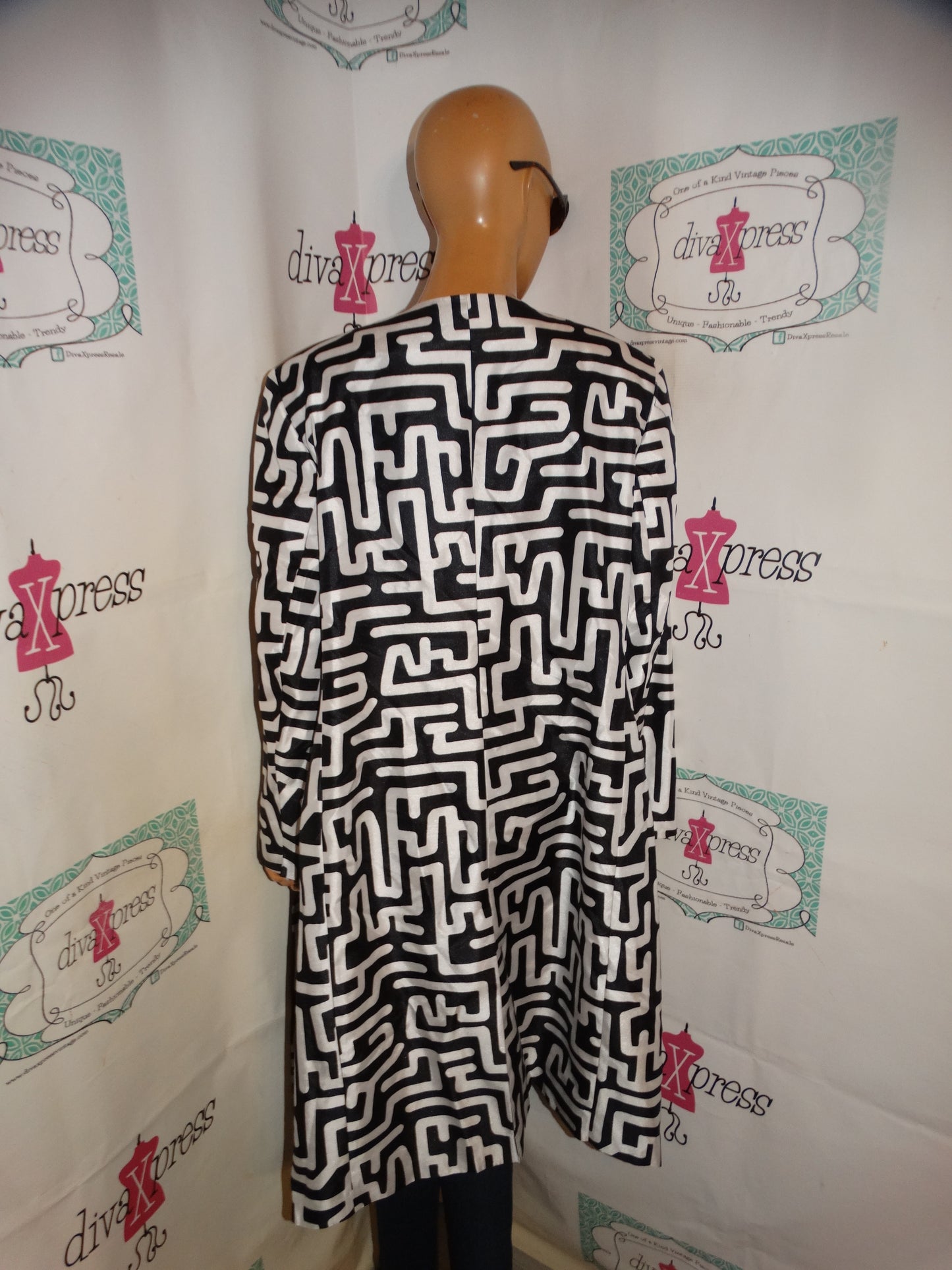 Vintage John Meyers Black/White Throw Size 1x