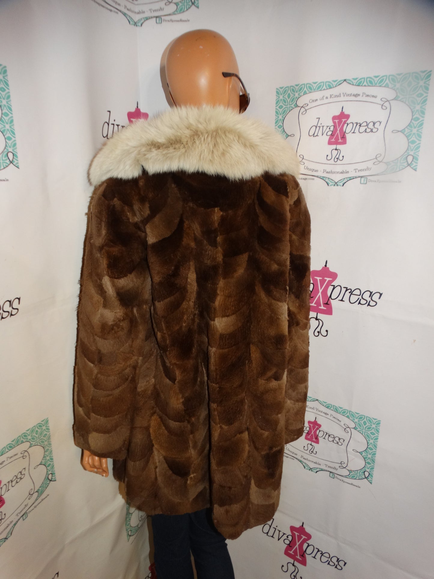 Vintage Jones Fur Brown Fur Fox collar Coat Size L