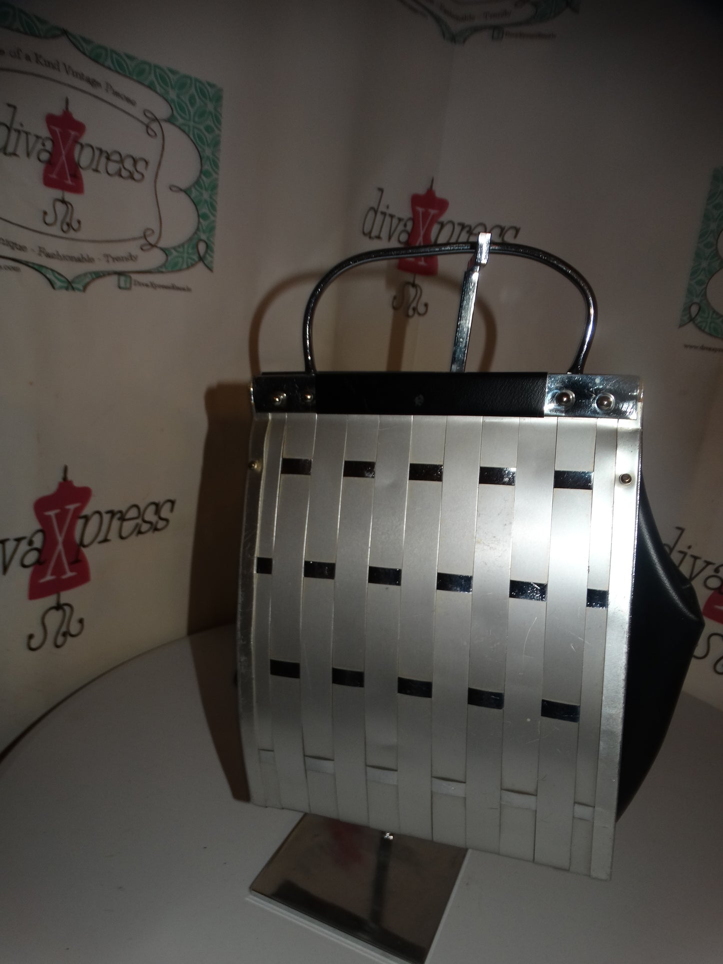 VINTAGE XL Silver Metal Purse