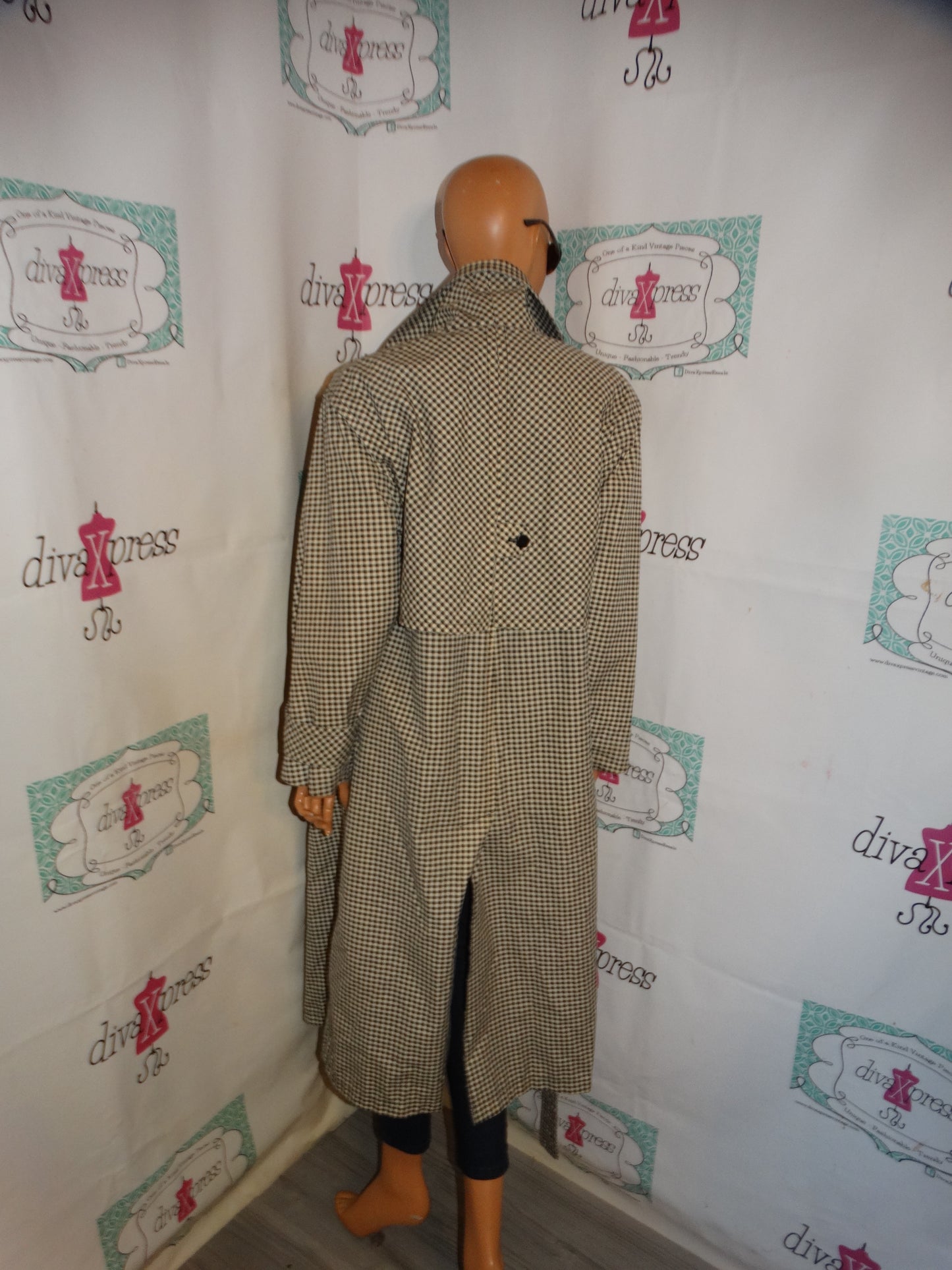 Vintage London Towne Black/White Coat Size XL