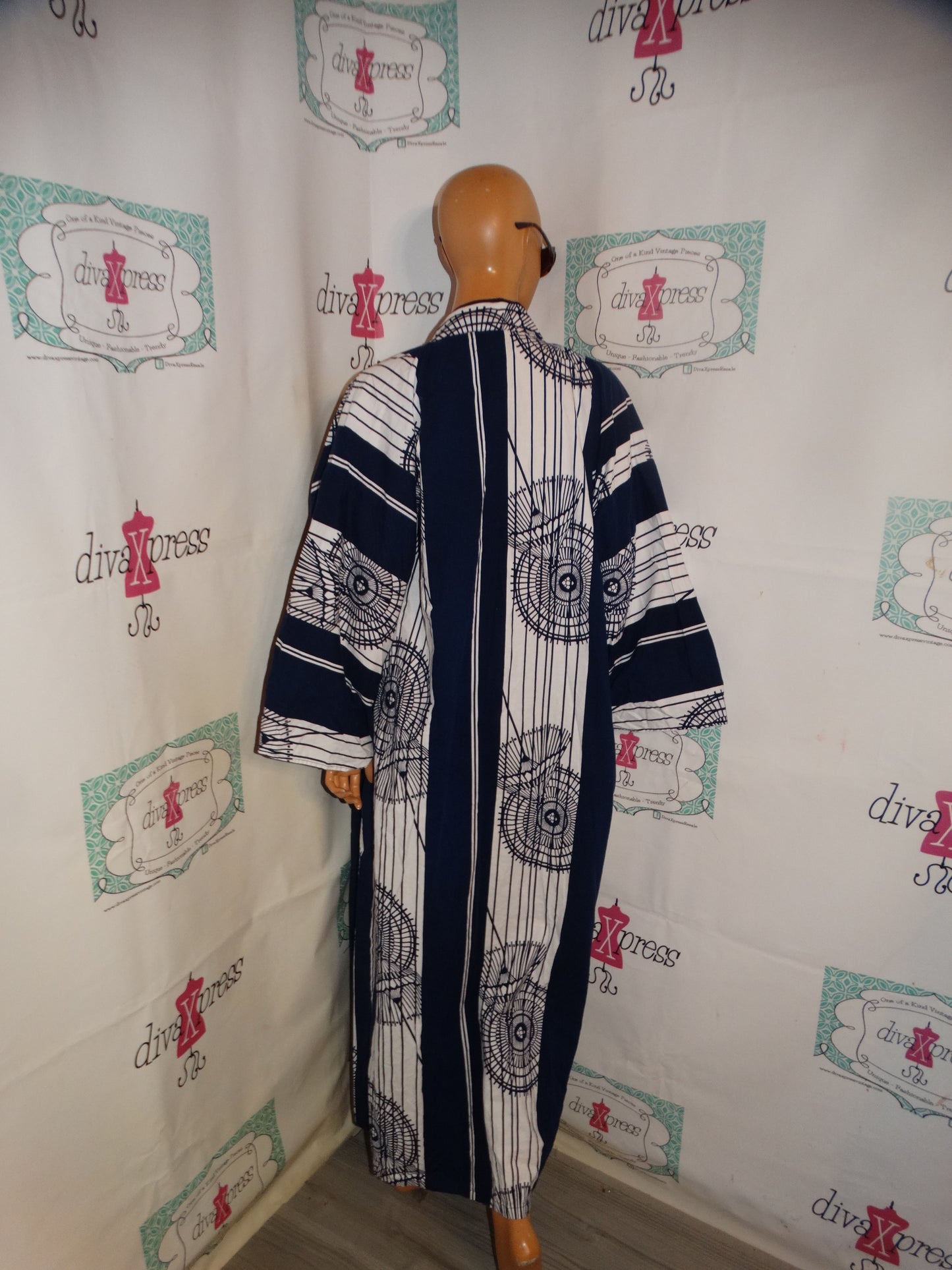Vintage Tokyo Blue/White Kimono Size XL