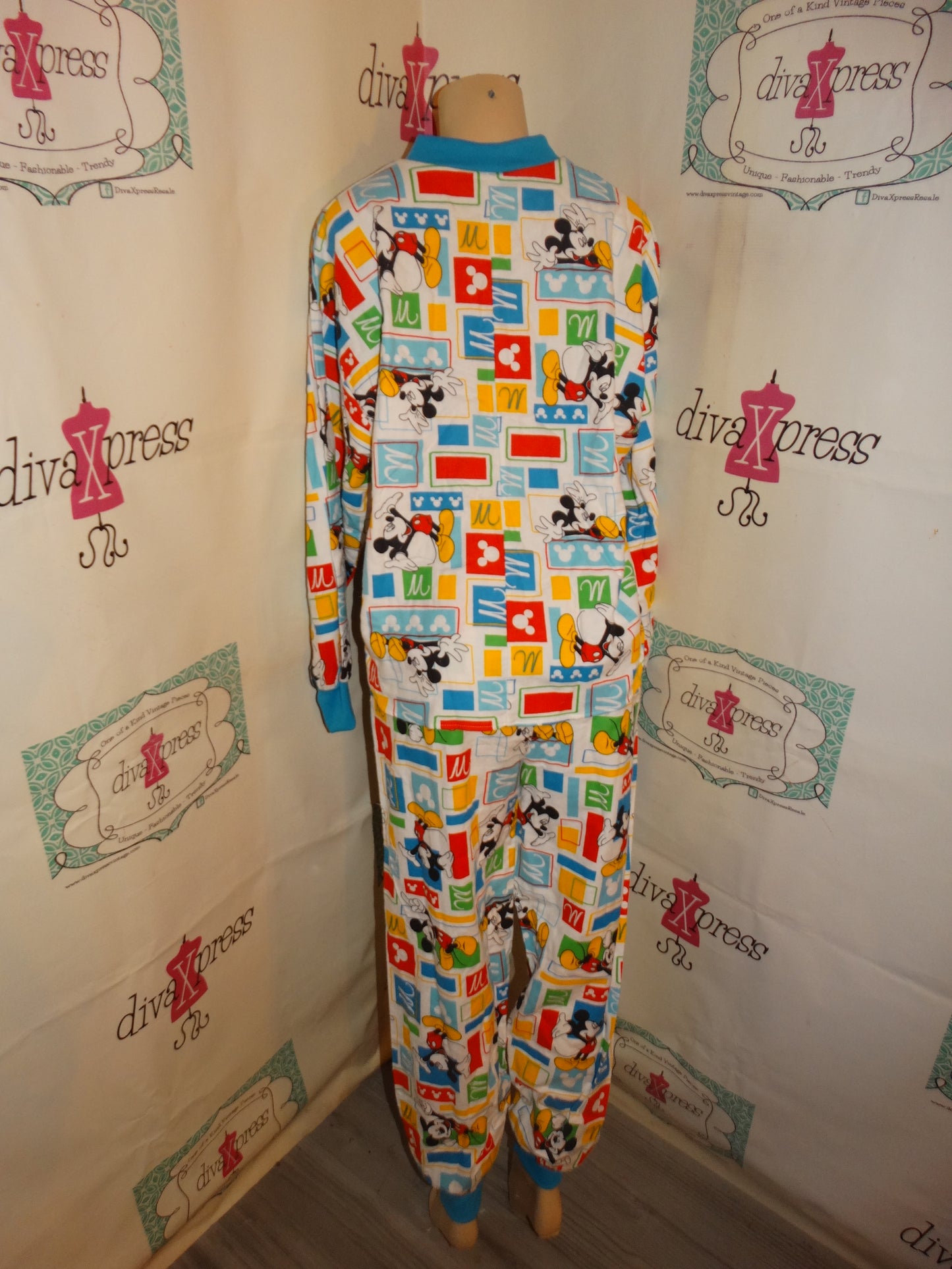 Vintage Mickey & Co 2 Piece Set Size L