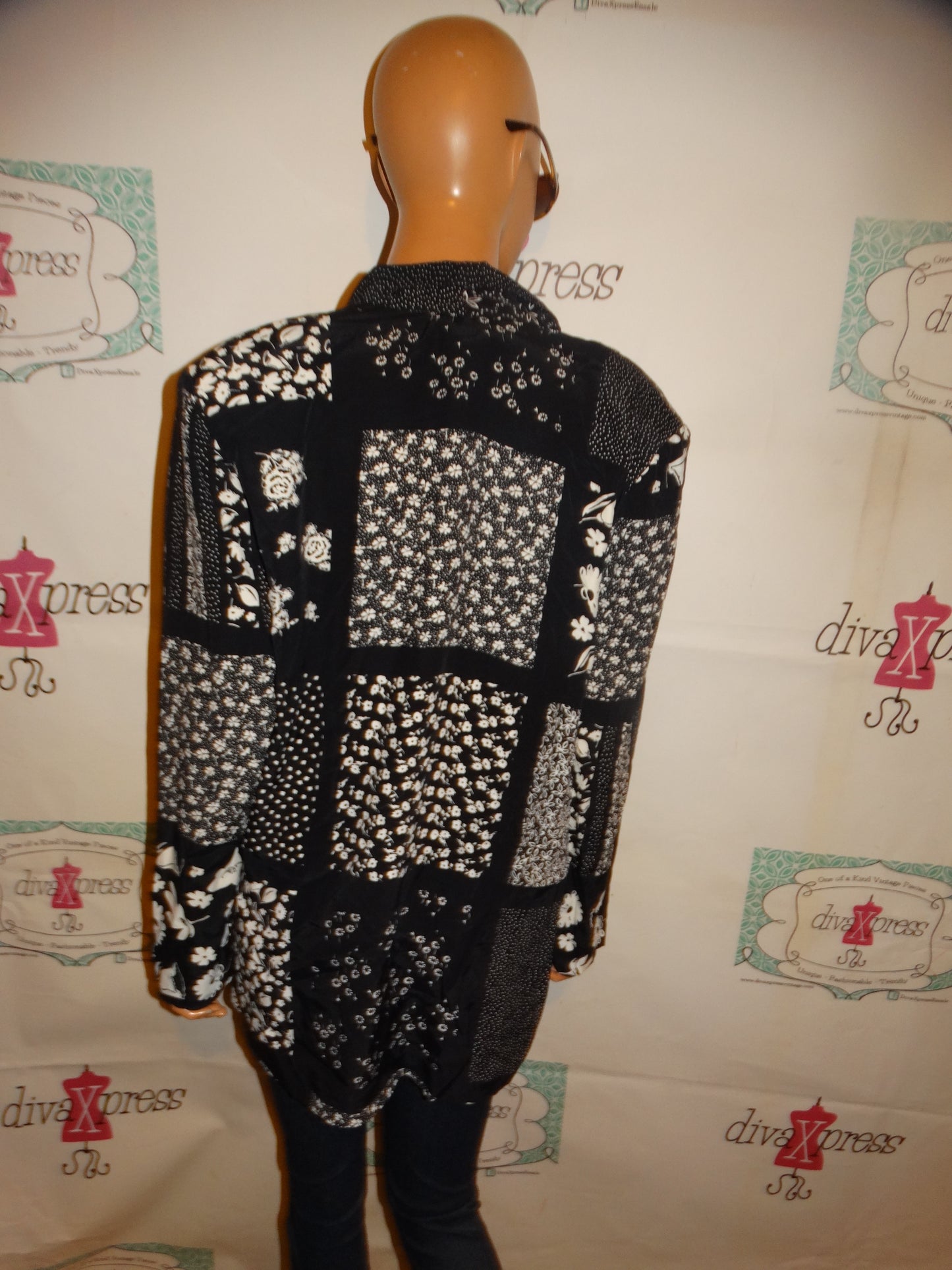 Vintage Essay Black/White Blazer Size L