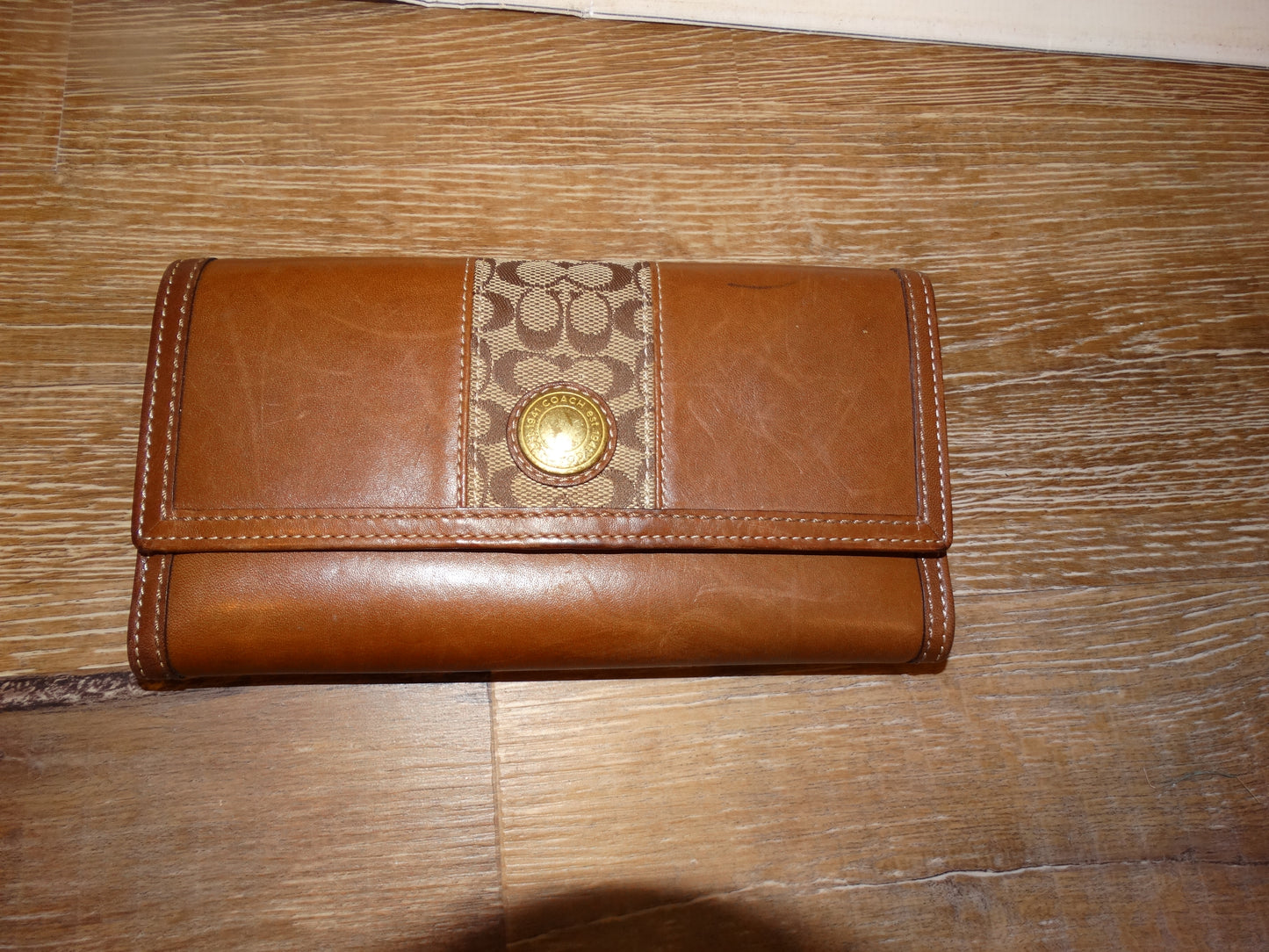 Vintage Leather Coach Wallet Size L
