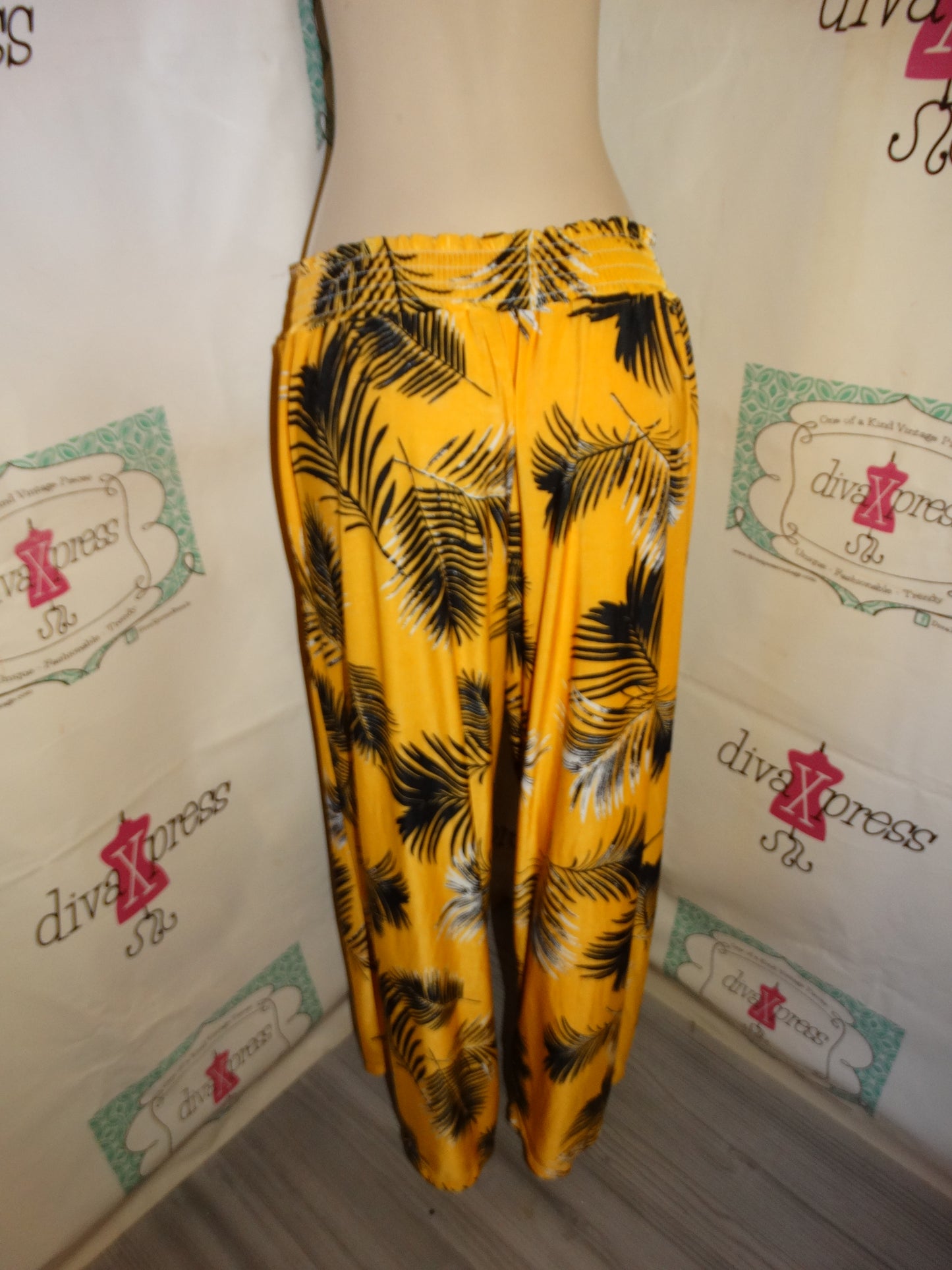 WEst Loop Yellow Black Pants Size XL