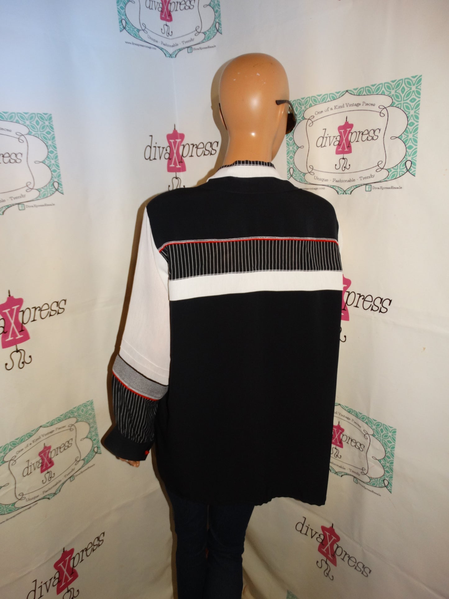 Vintage Van Hannsen Black/White/REd Blouse Size XL