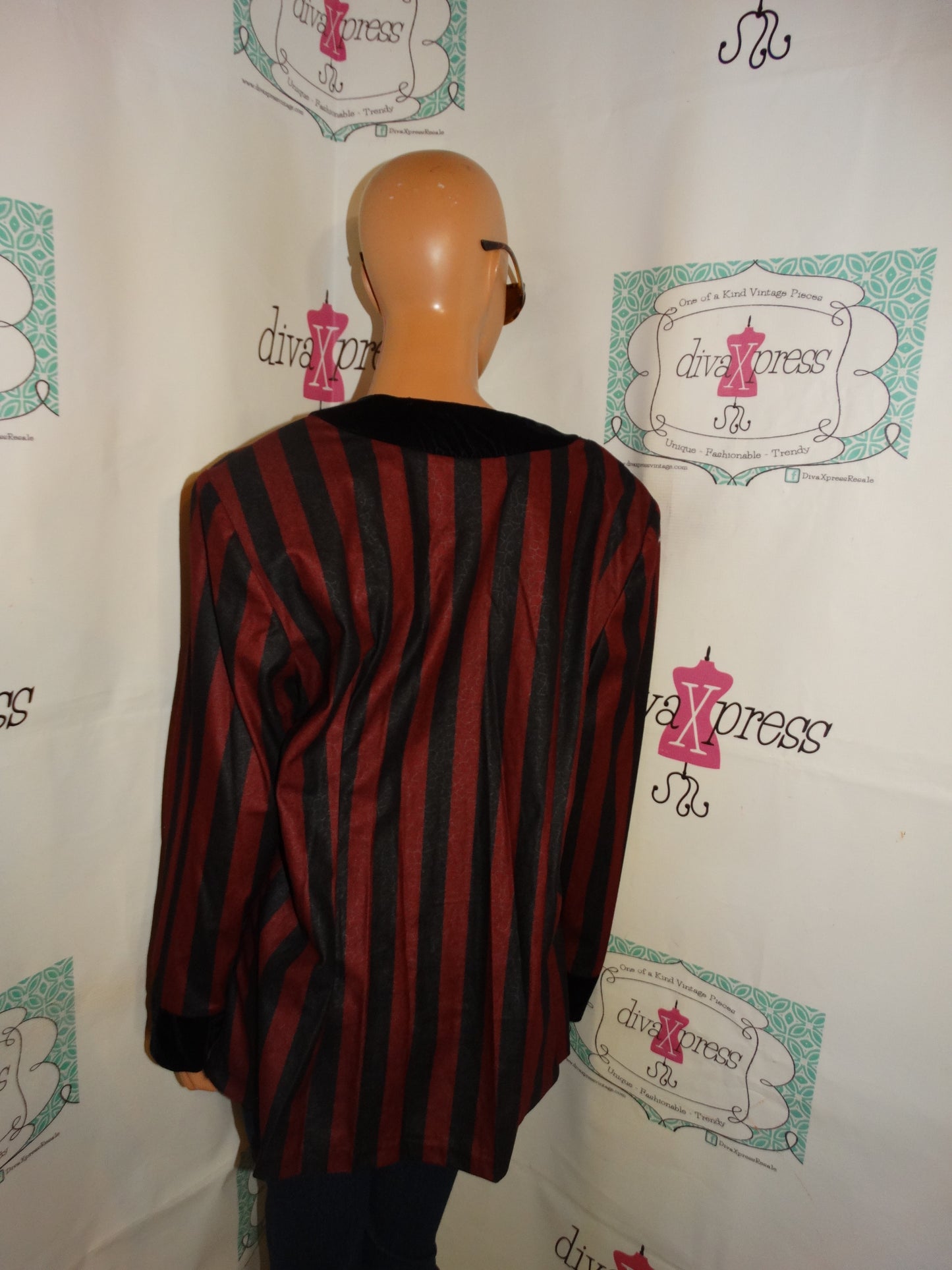 Vintage Mode Sara Burgundy/Black Gold Button Blazer Size M