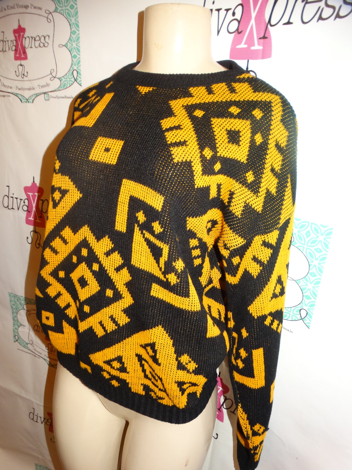 Vintage Black/Mustard Yellow Sweater Size M