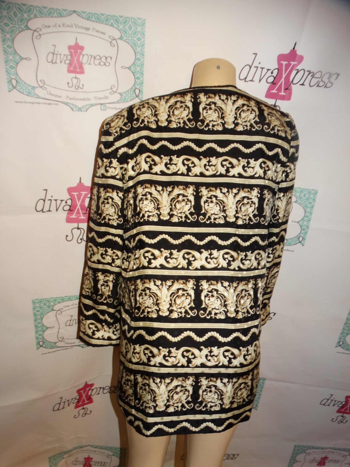 Vintage Maggie London Black/Cream Throw Size M