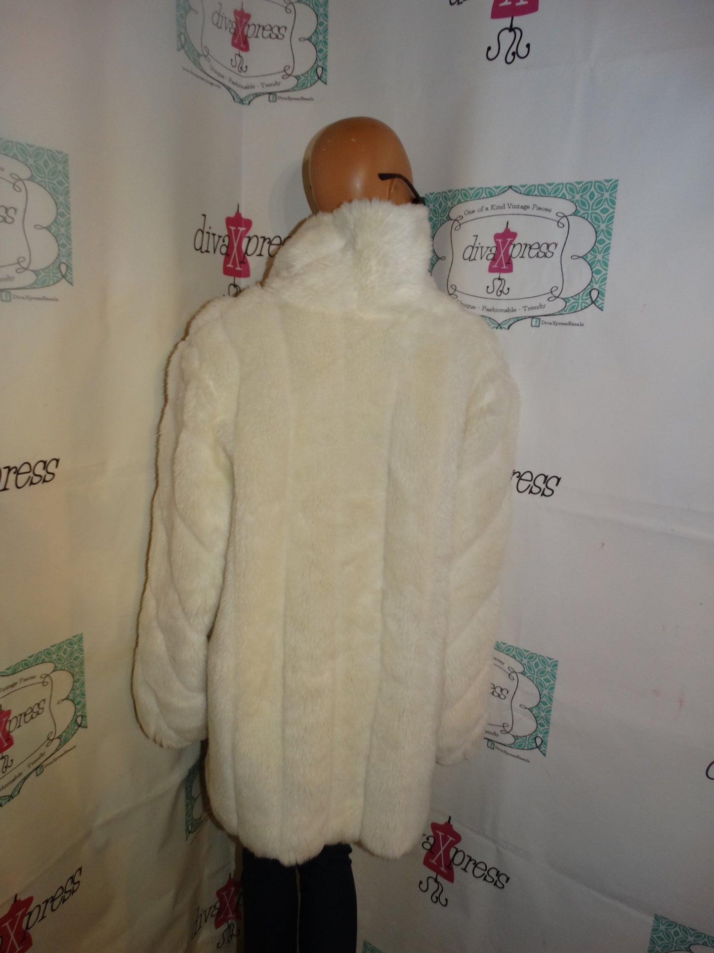 Vintage White Faux Fur Coat Size 1x