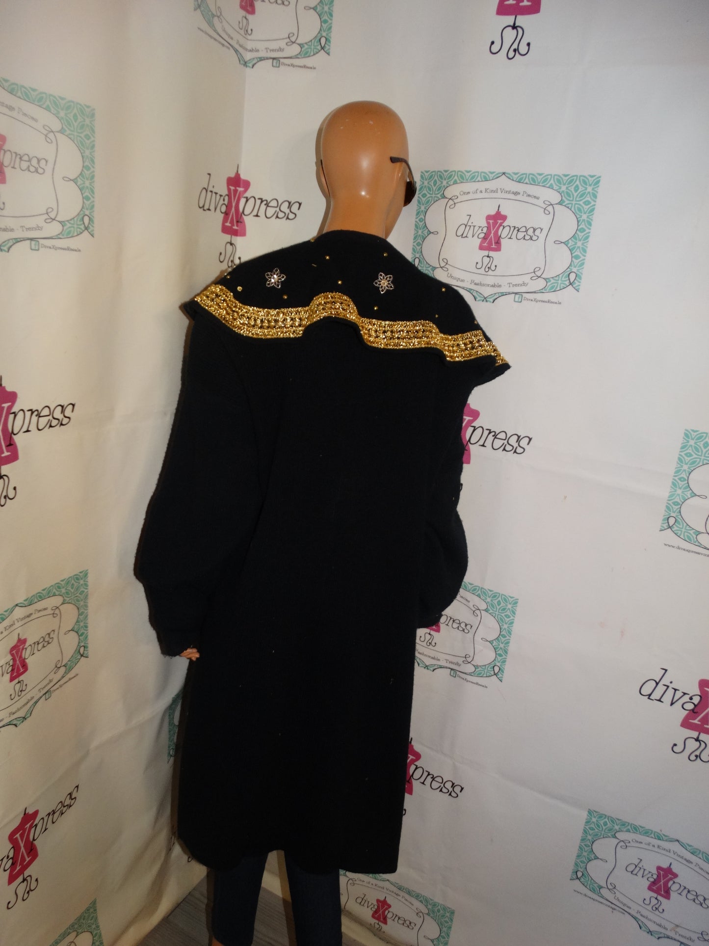 Vintage Style Mode Black/Gold Sweater Throw Size 2x