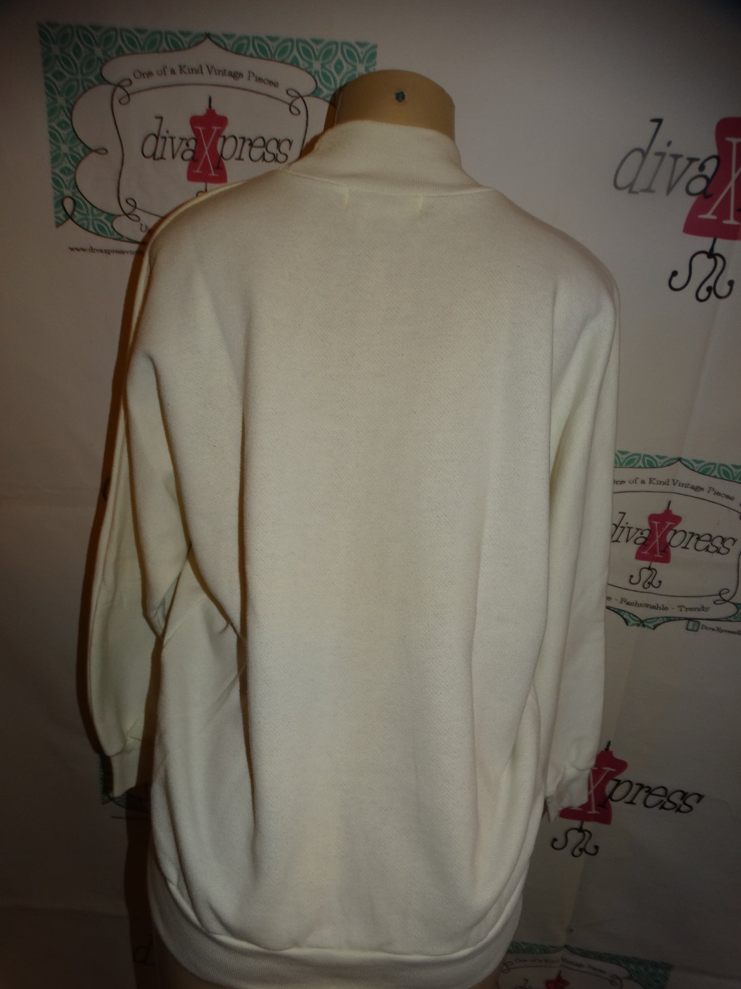 Vintage Adolofo Cream LAdy Sweatshirt Size M