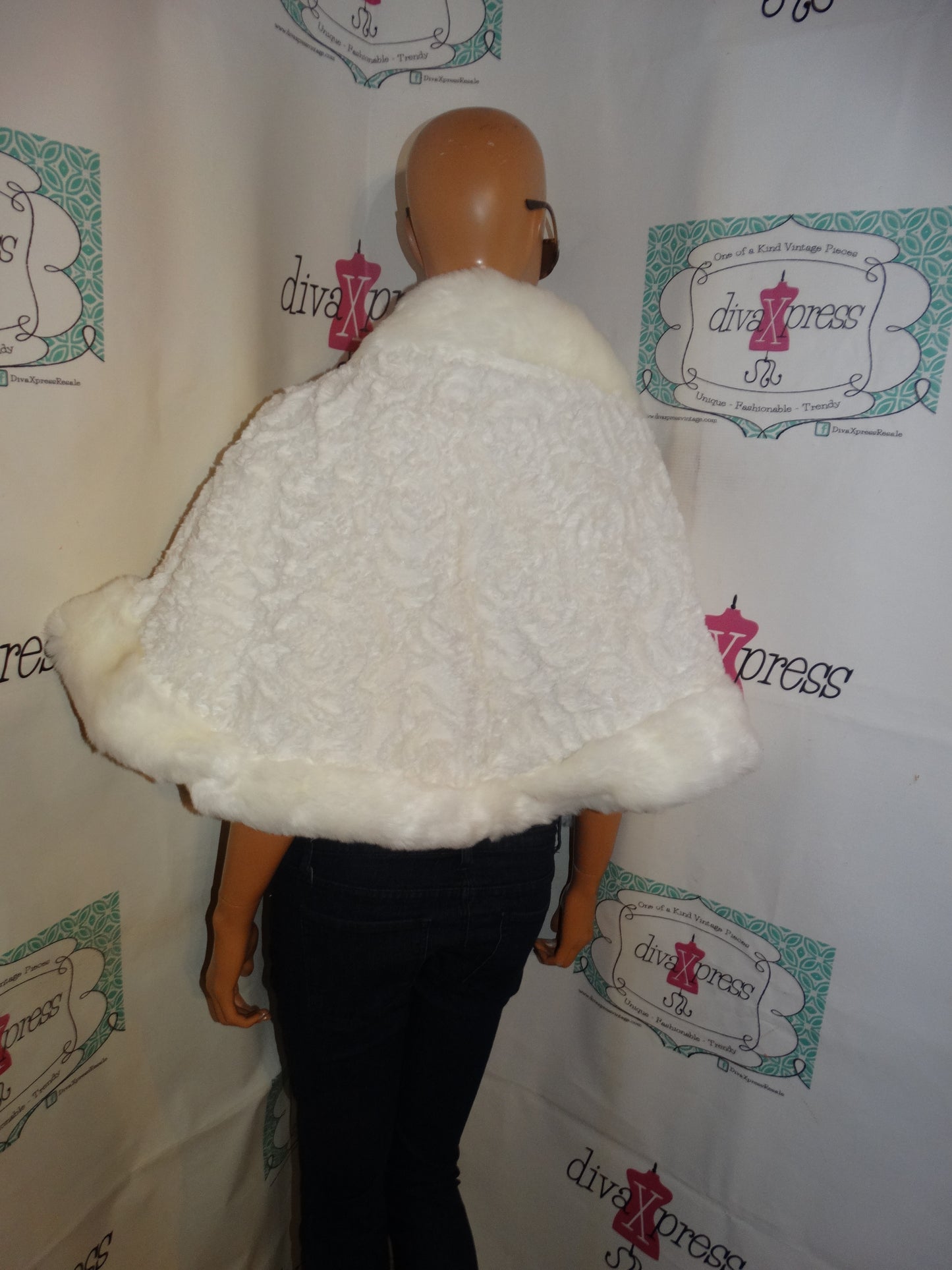 White Faux Fur Shawll Size L-2x