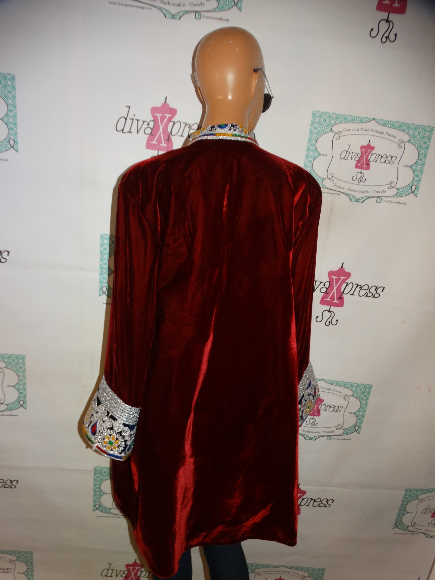 Vintage Burgundy/Silver Heavy Detail Throw Size L-XL