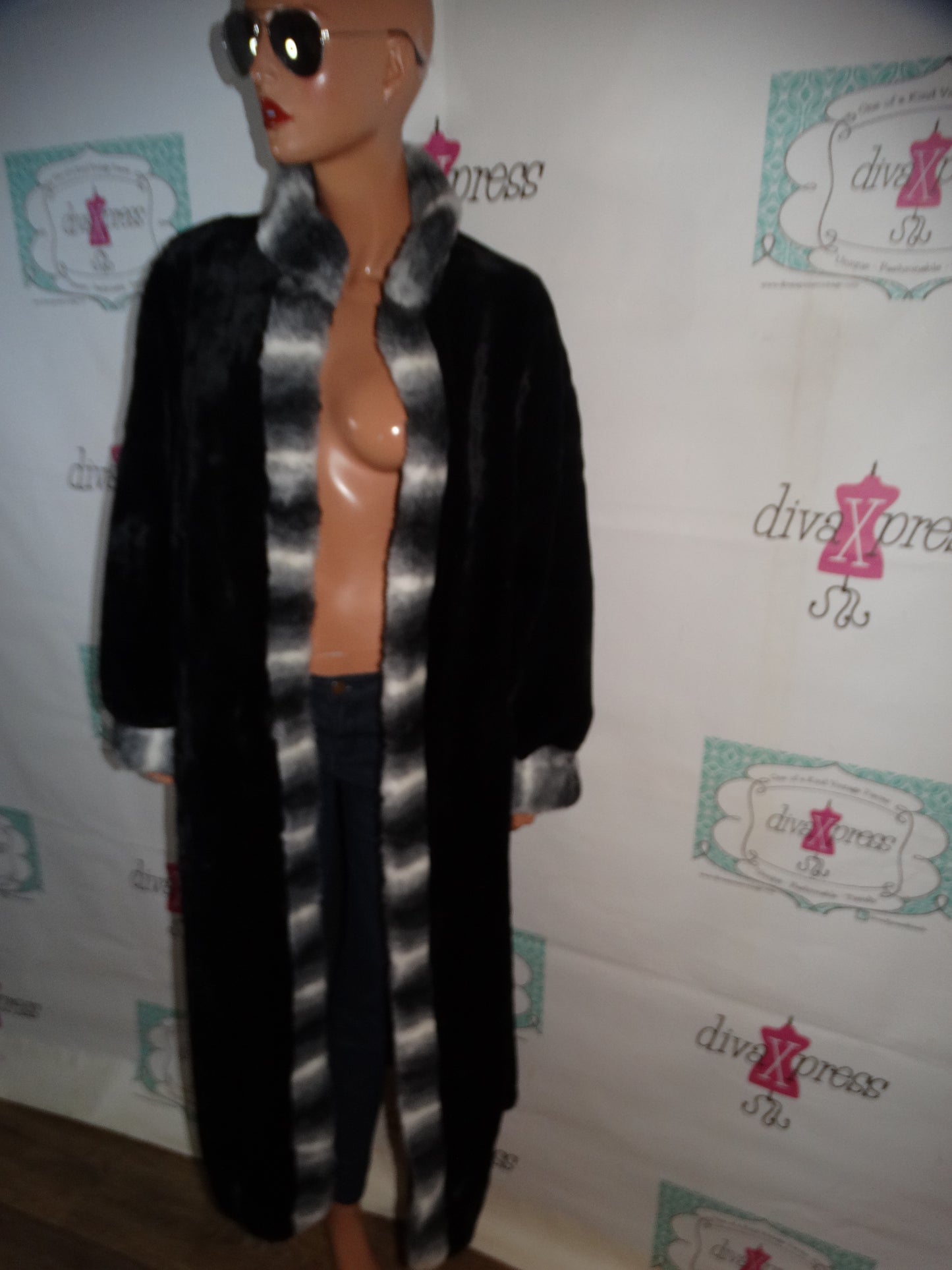 Black Faux Fur Chinchilla Coat Reversible   Long Coat Size XL
