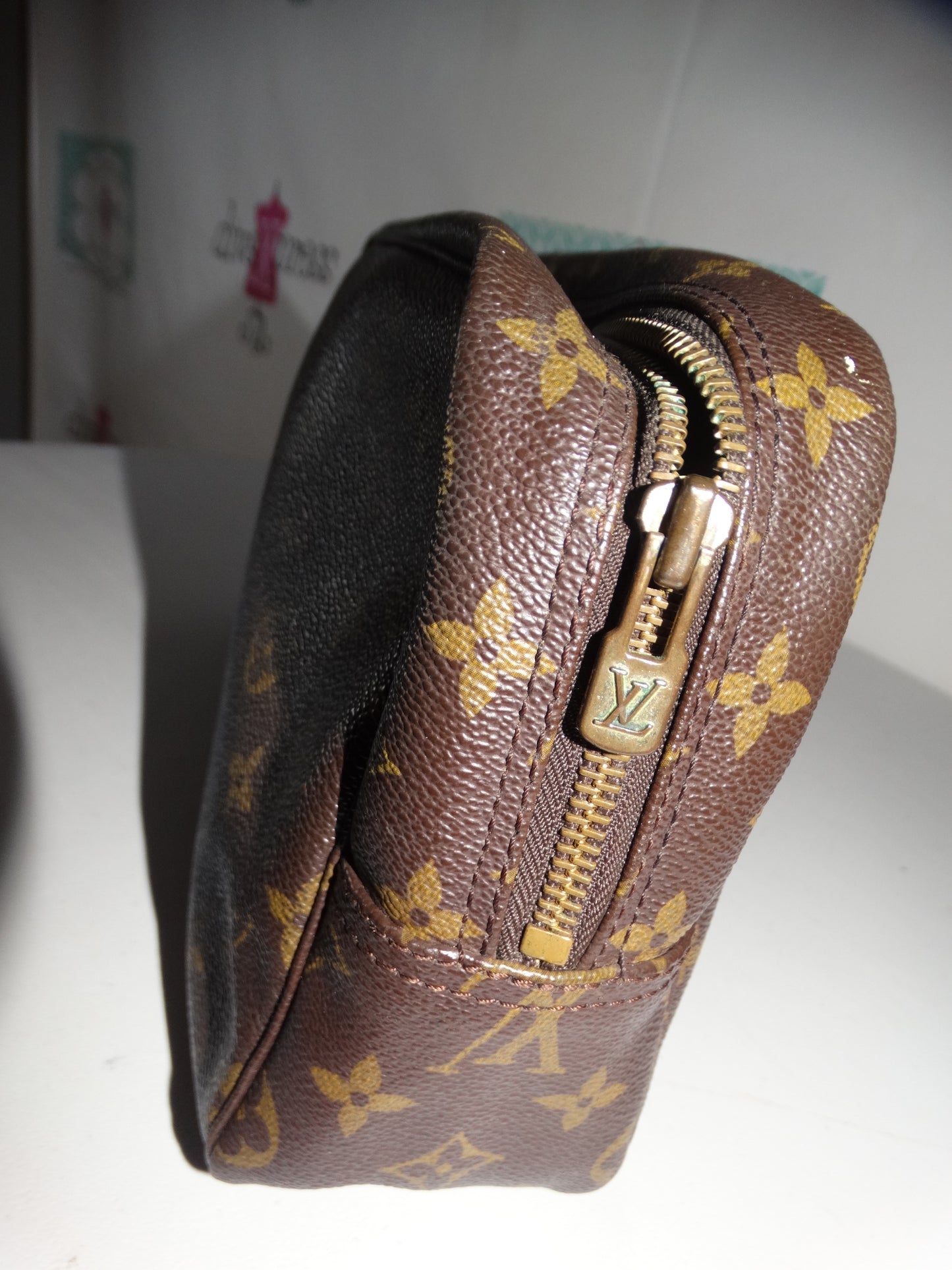 Vintage Authentic Louis Vuitton Trousse de Toilette 28/Clutch