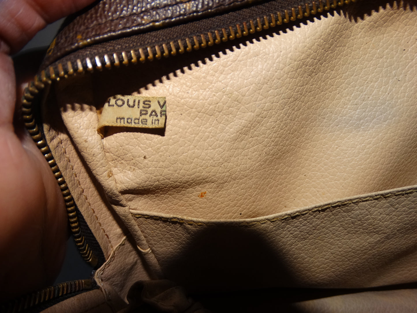 Vintage Authentic Louis Vuitton Trousse de Toilette 28/Clutch