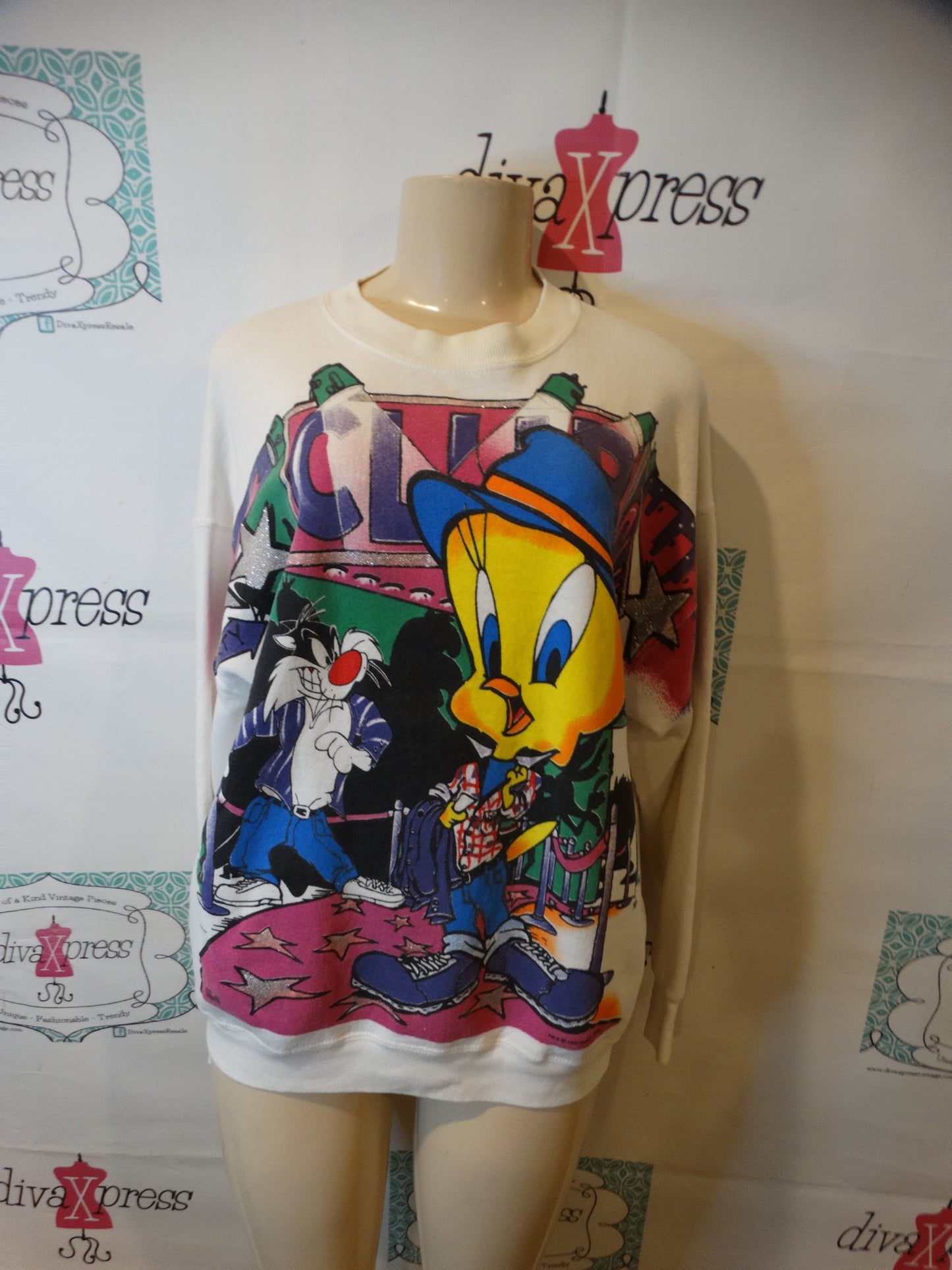 Vintage Looney Tunes White Sweat Shirt L