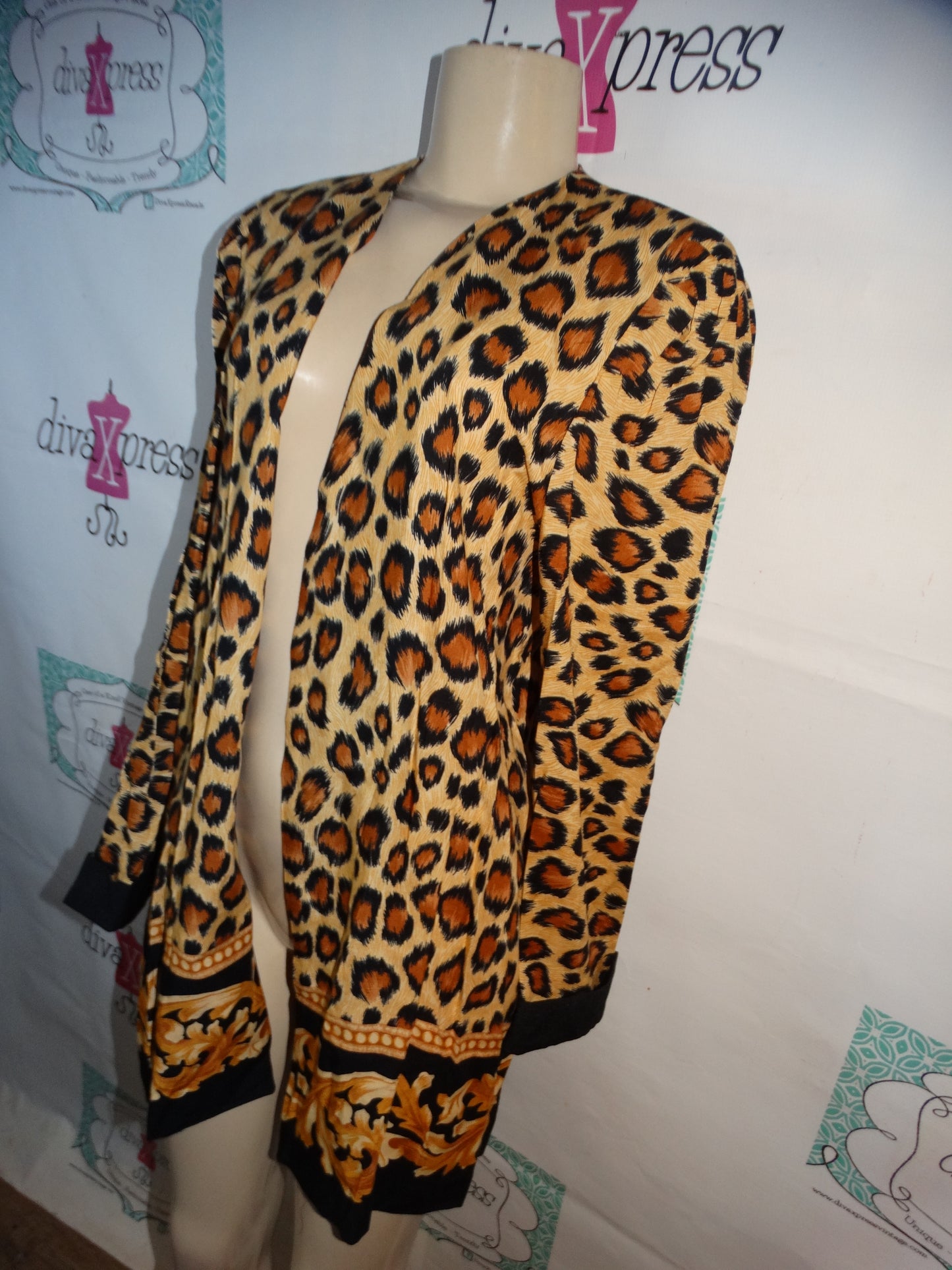 Vintage Periwinkle Leopard Throw Size 1x