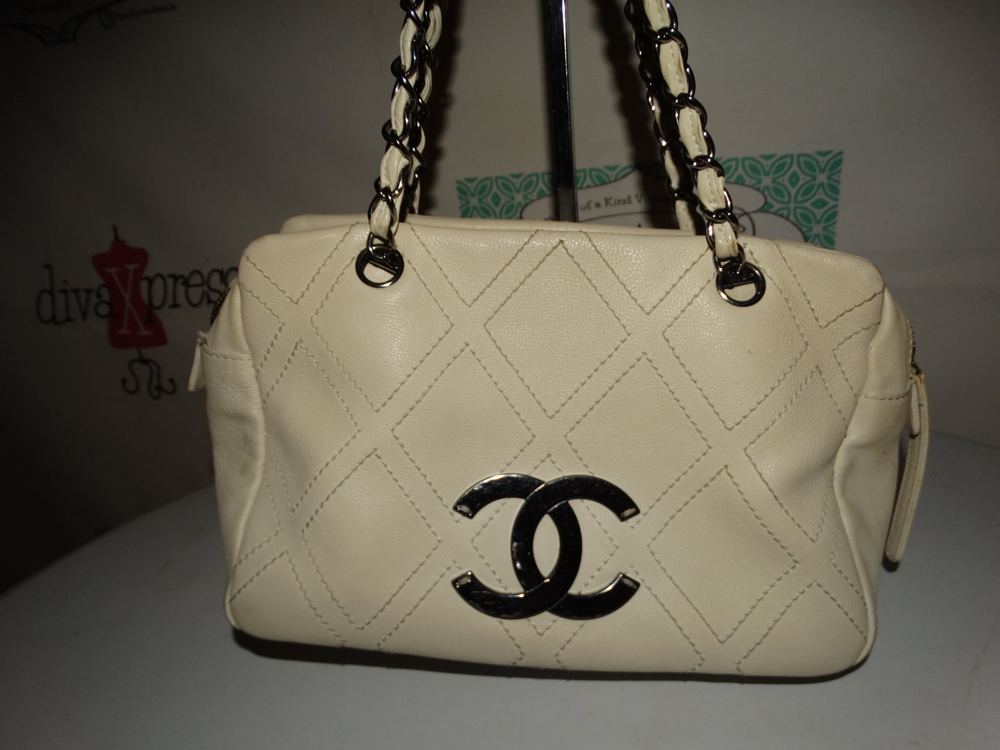 CHANEL White Outdoor Ligne Diamond Stitch Caviar Leather Shoulder Bag