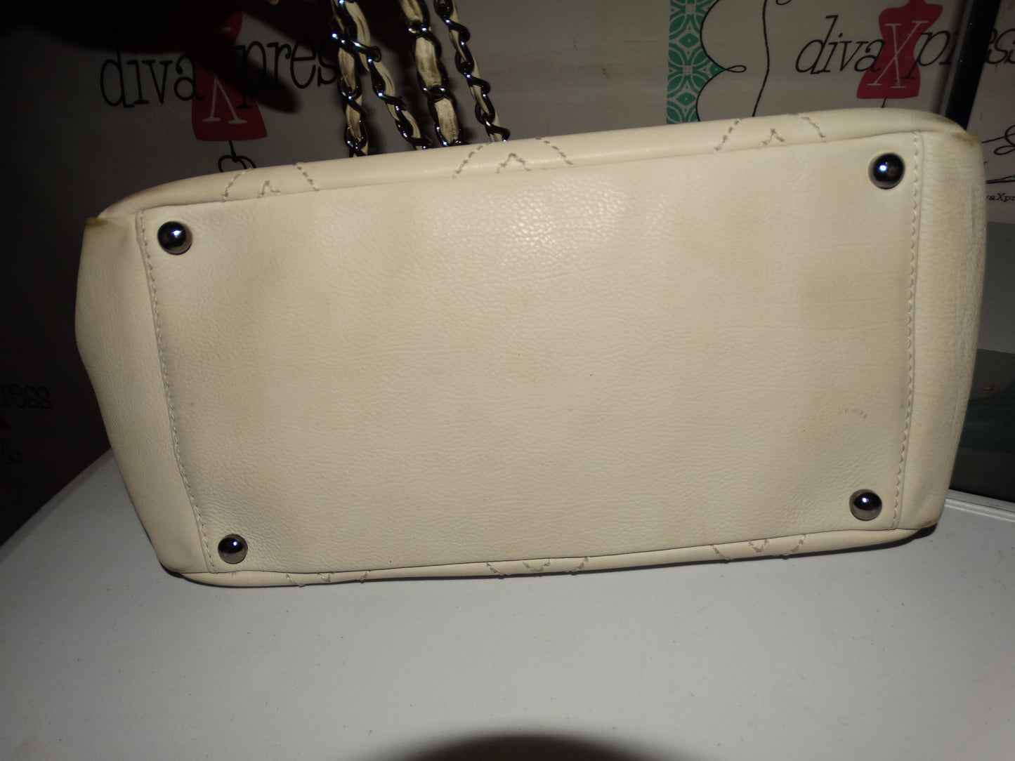 CHANEL White Outdoor Ligne Diamond Stitch Caviar Leather Shoulder Bag