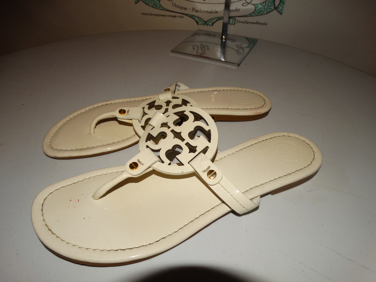 Authentic Tory Burch Cream Sandals Size 10.5