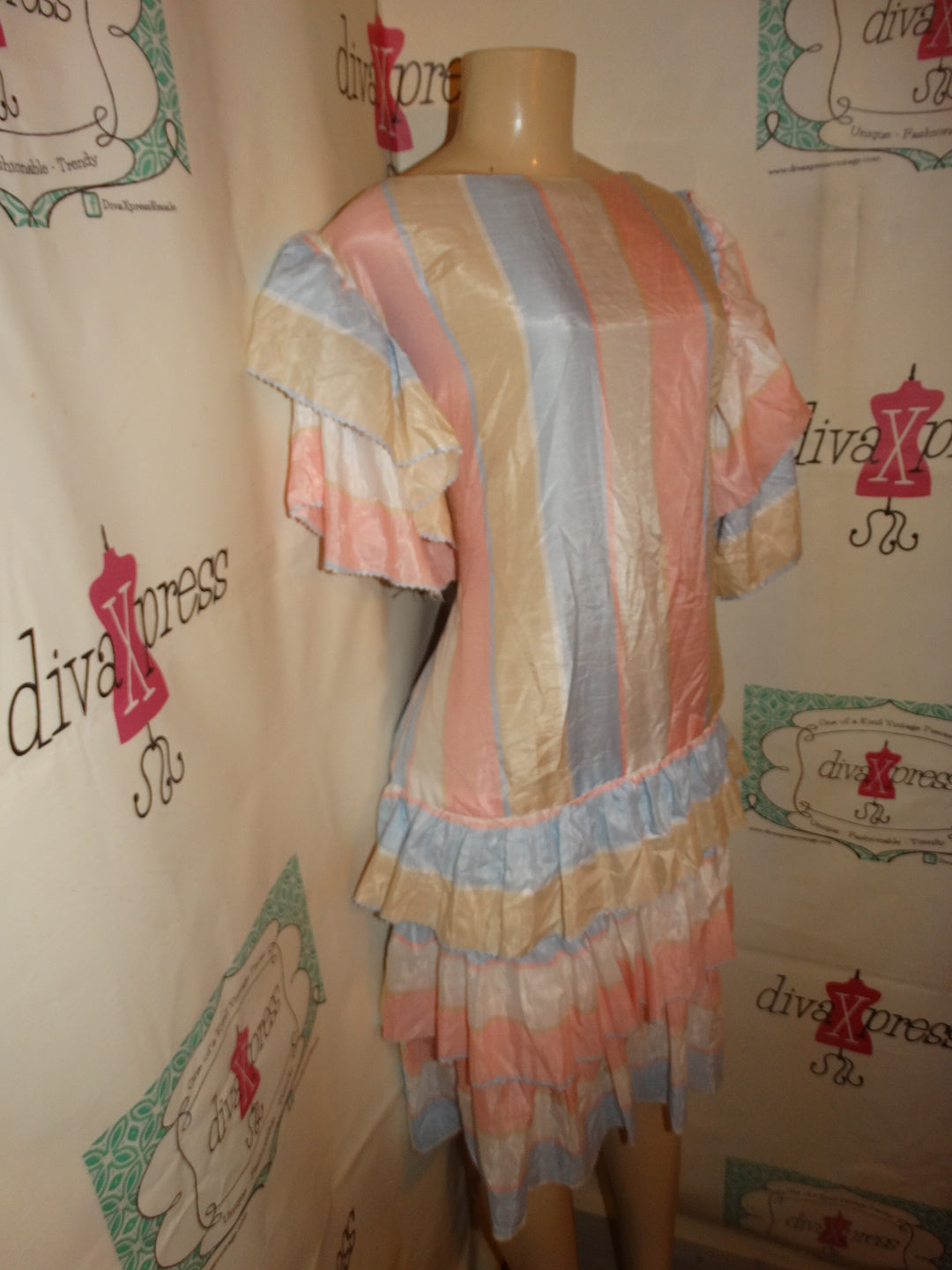 Vintage Pink/Tan Blue Ruffle Dress Size L