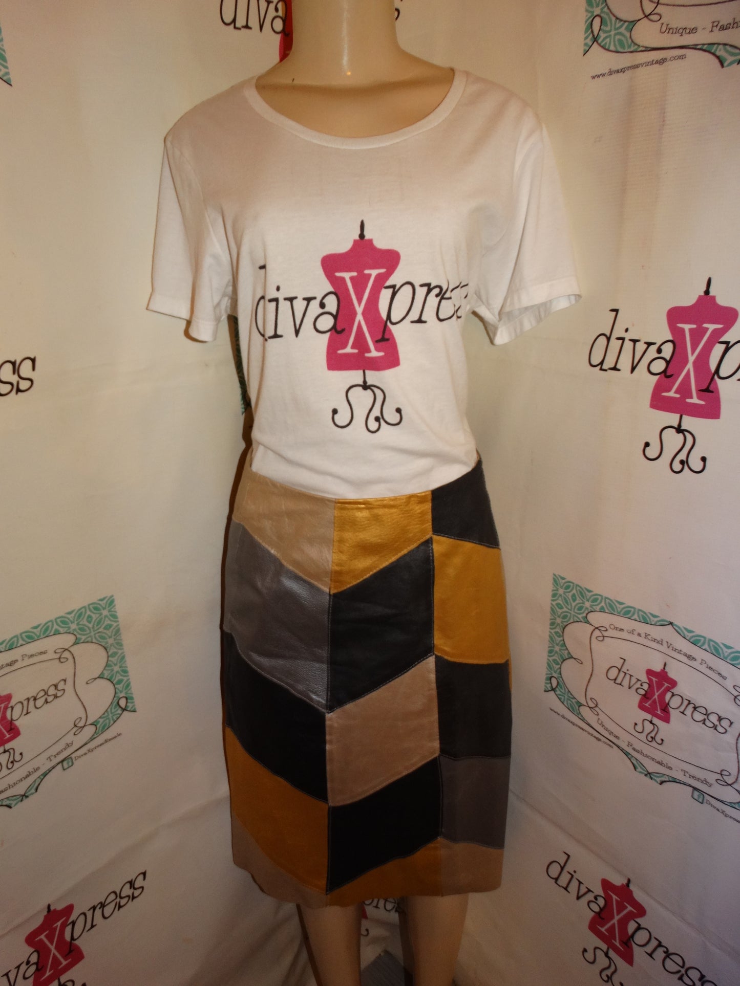 Vintage MEtrotyle Gold/Brown Leather Skirt Size M