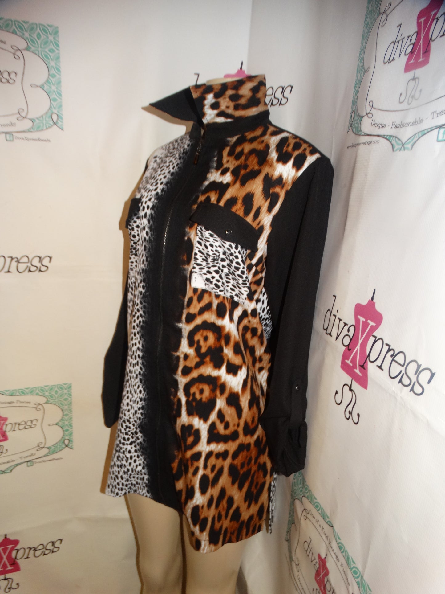 Vintage Mona LEA Couture Black Leopard/Cheetah Print Top Size M