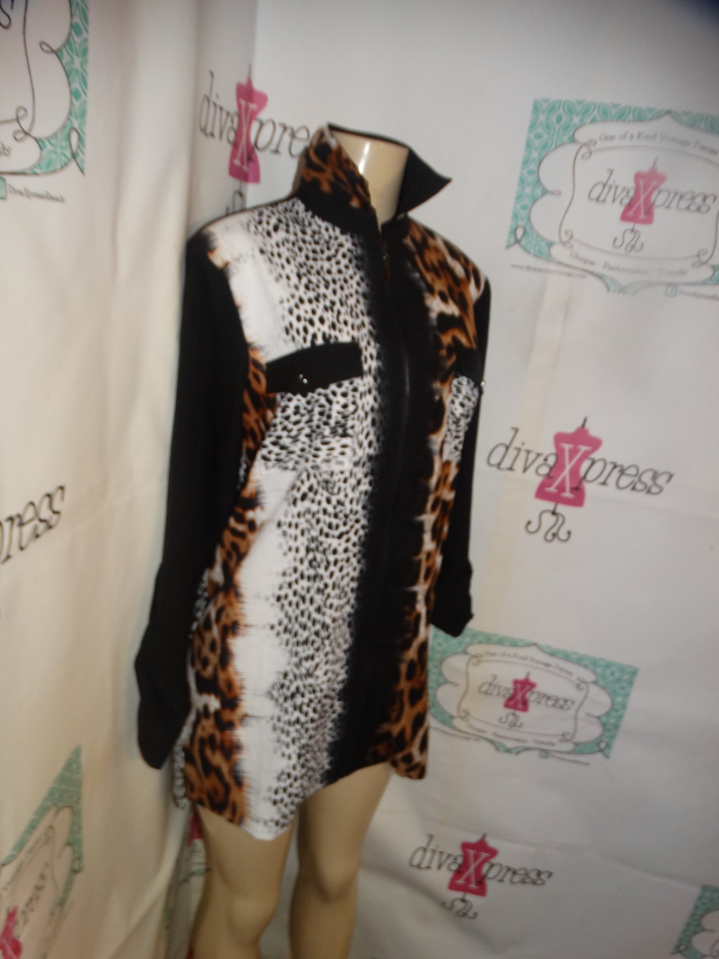 Vintage Mona LEA Couture Black Leopard/Cheetah Print Top Size M