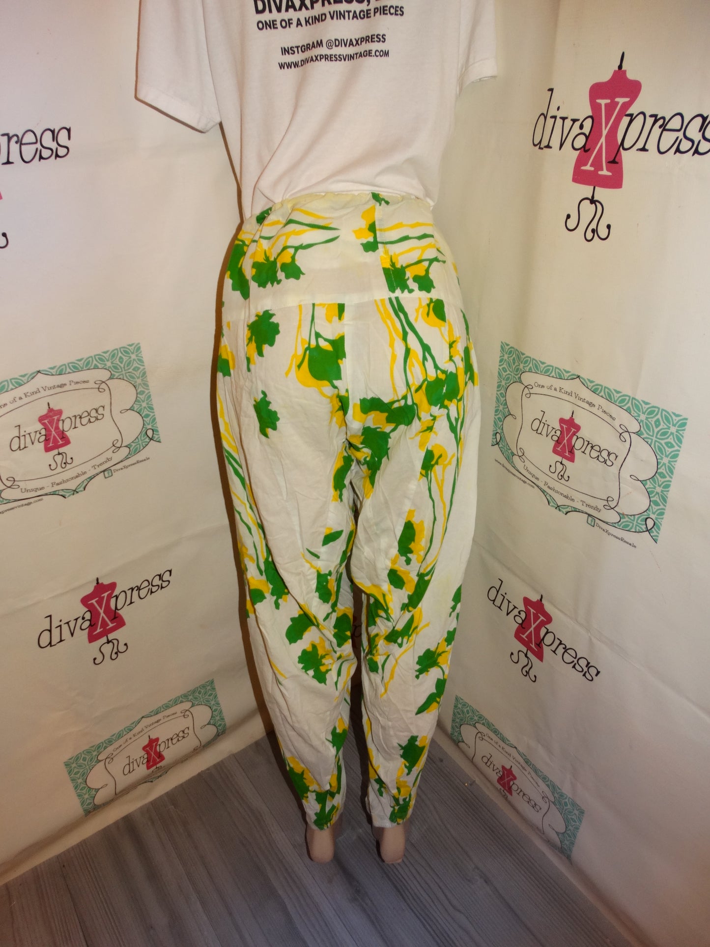 Vintage White Green/Yellow Pants Size XL