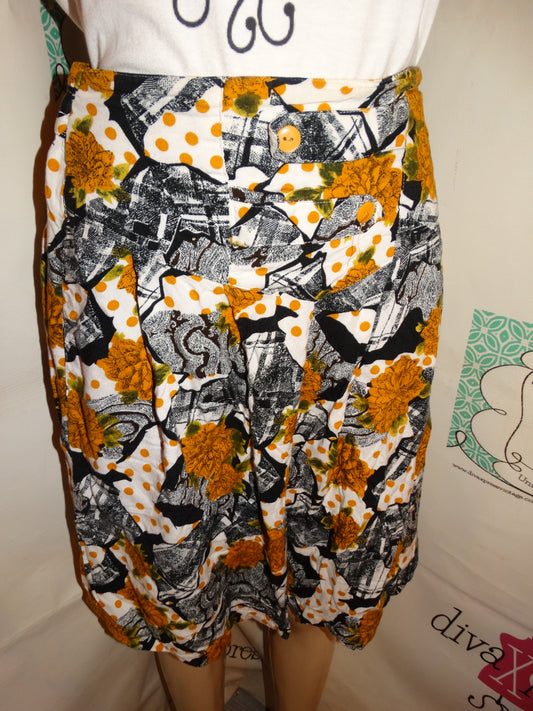 Vintage Payal  Black/White Floral Shorts Size XL