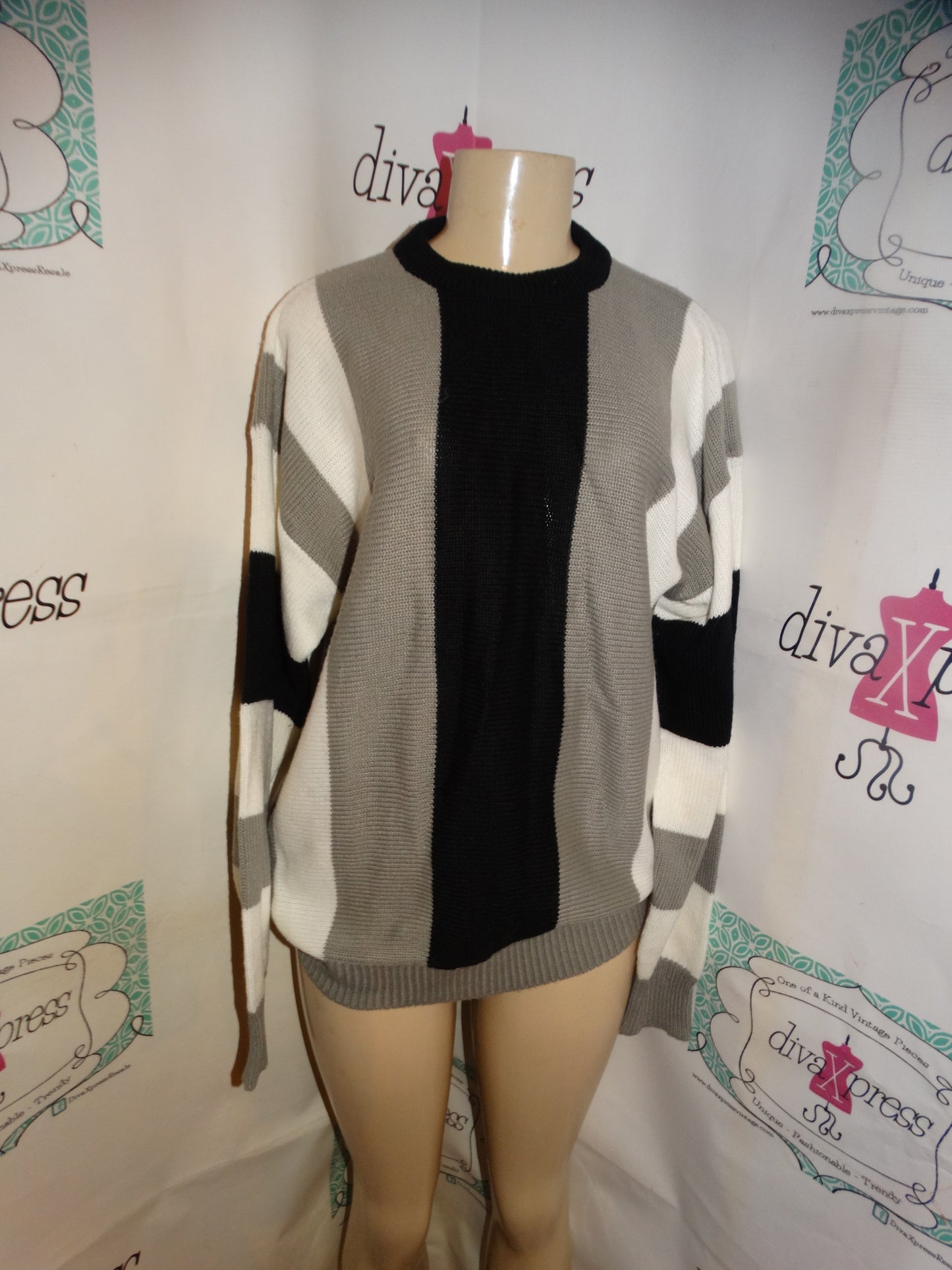 Vintage Purity Black/White/Gray Sweater Size XL