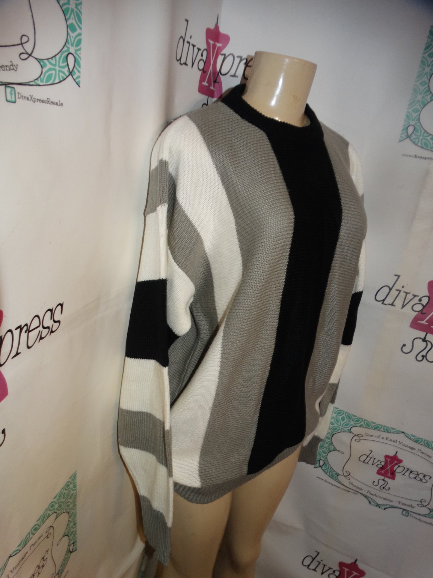 Vintage Purity Black/White/Gray Sweater Size XL
