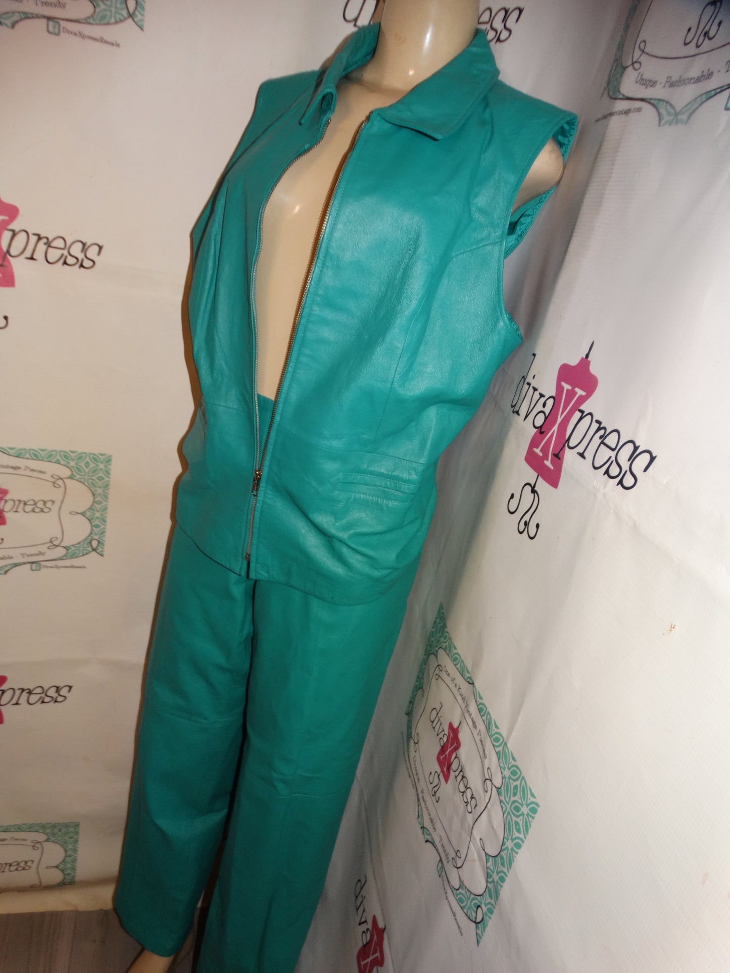 Vintage Metro Style Turquoise Leather 2 Piece Set Size XL