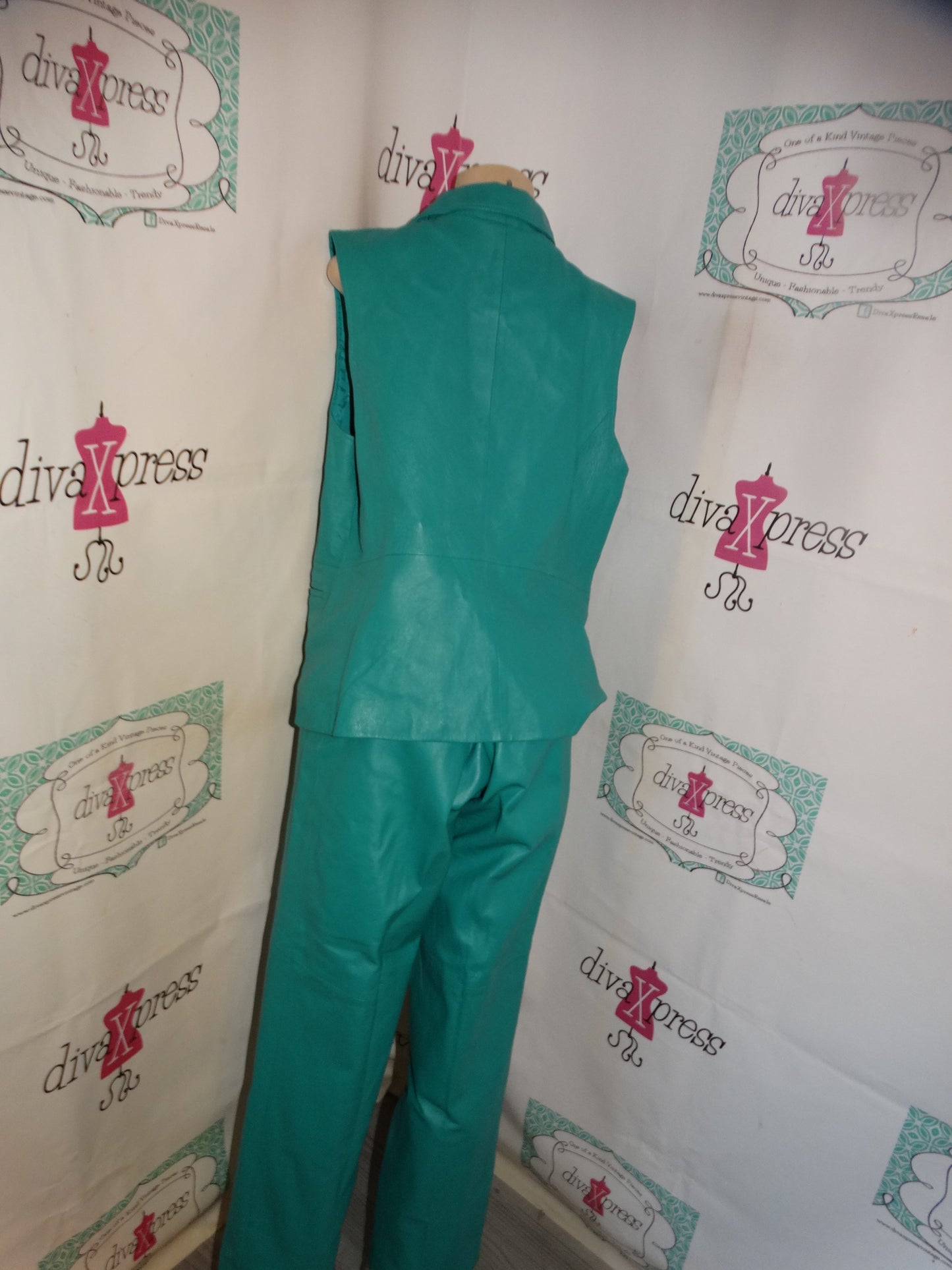 Vintage Metro Style Turquoise Leather 2 Piece Set Size XL