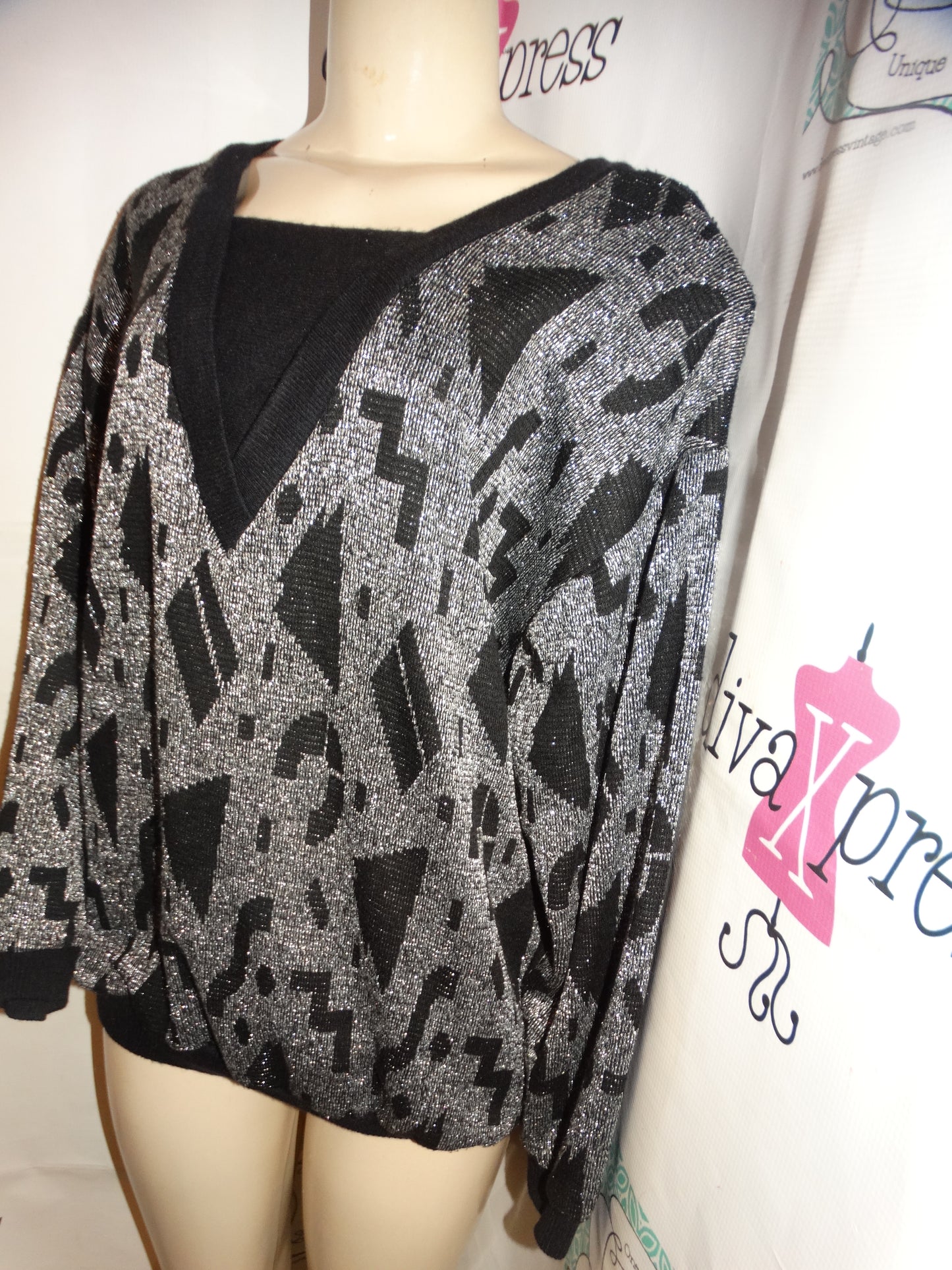 Vintage Silver and Black Sweater Size L