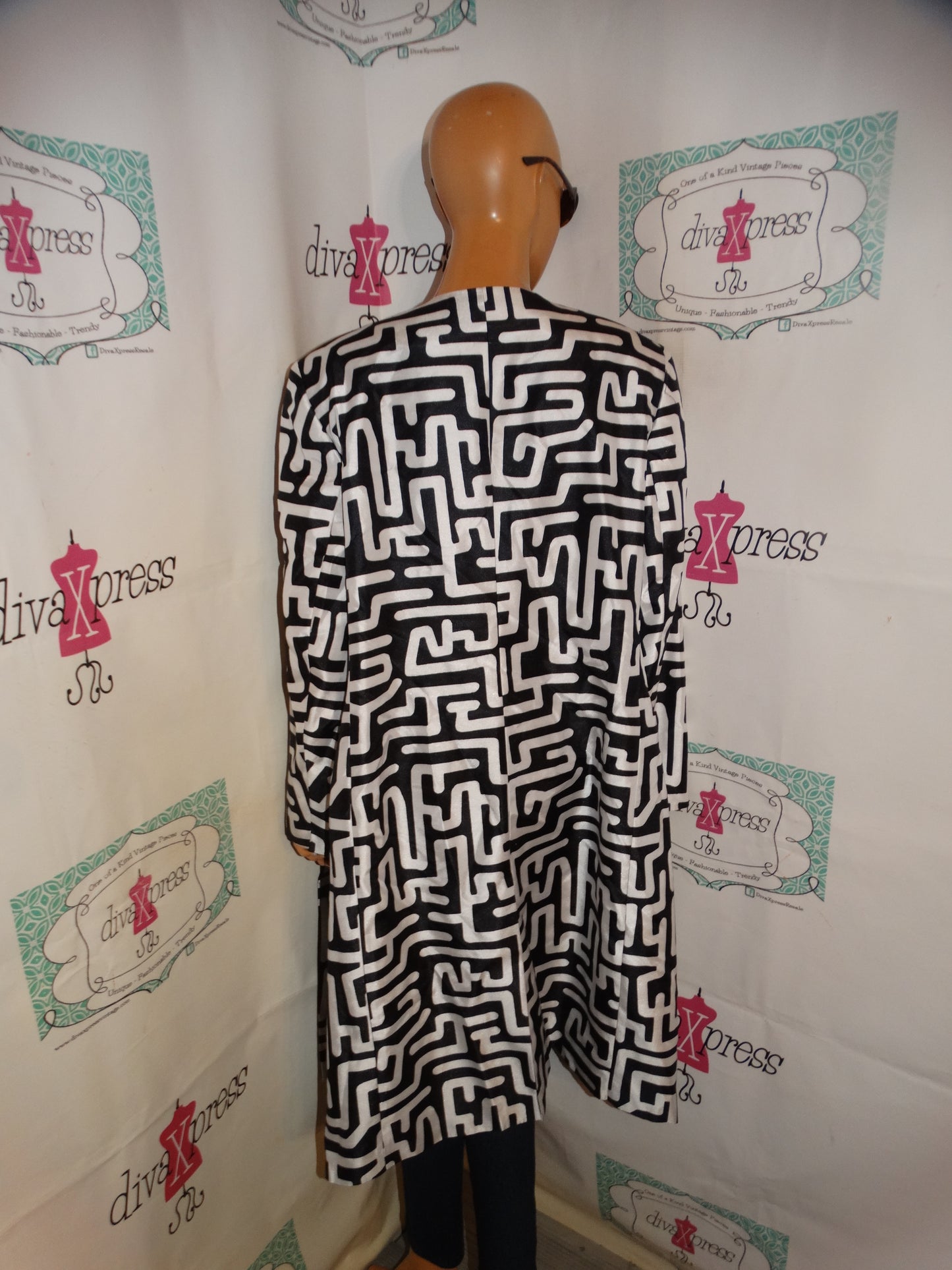 Vintage John Meyers Black/White Throw Size 1x