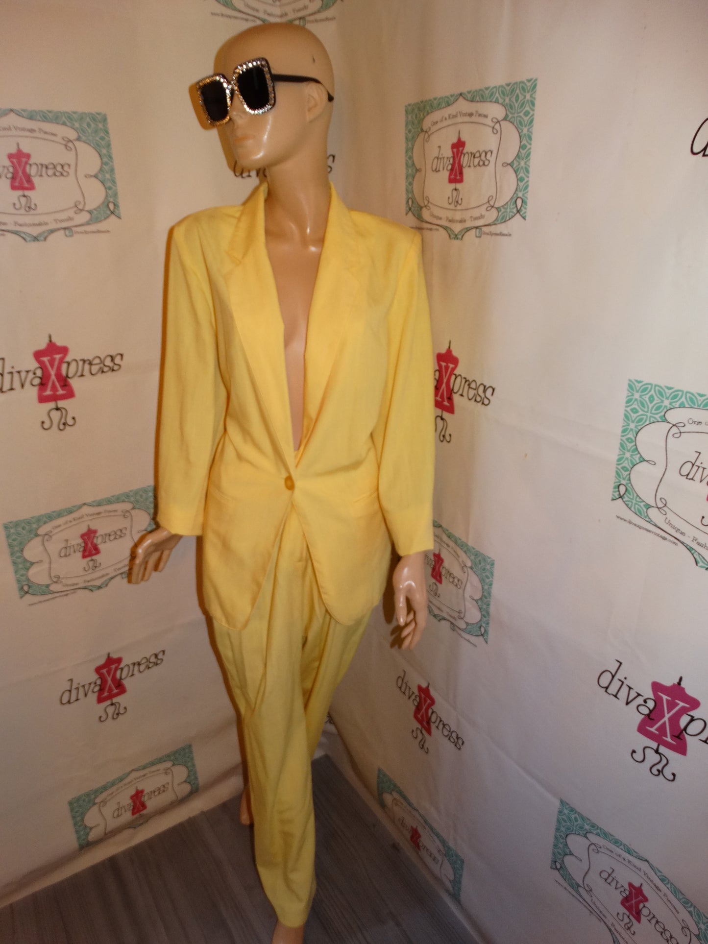 Vintage Sag Harbor Yellow 2 Piece Pants Suit Size XL