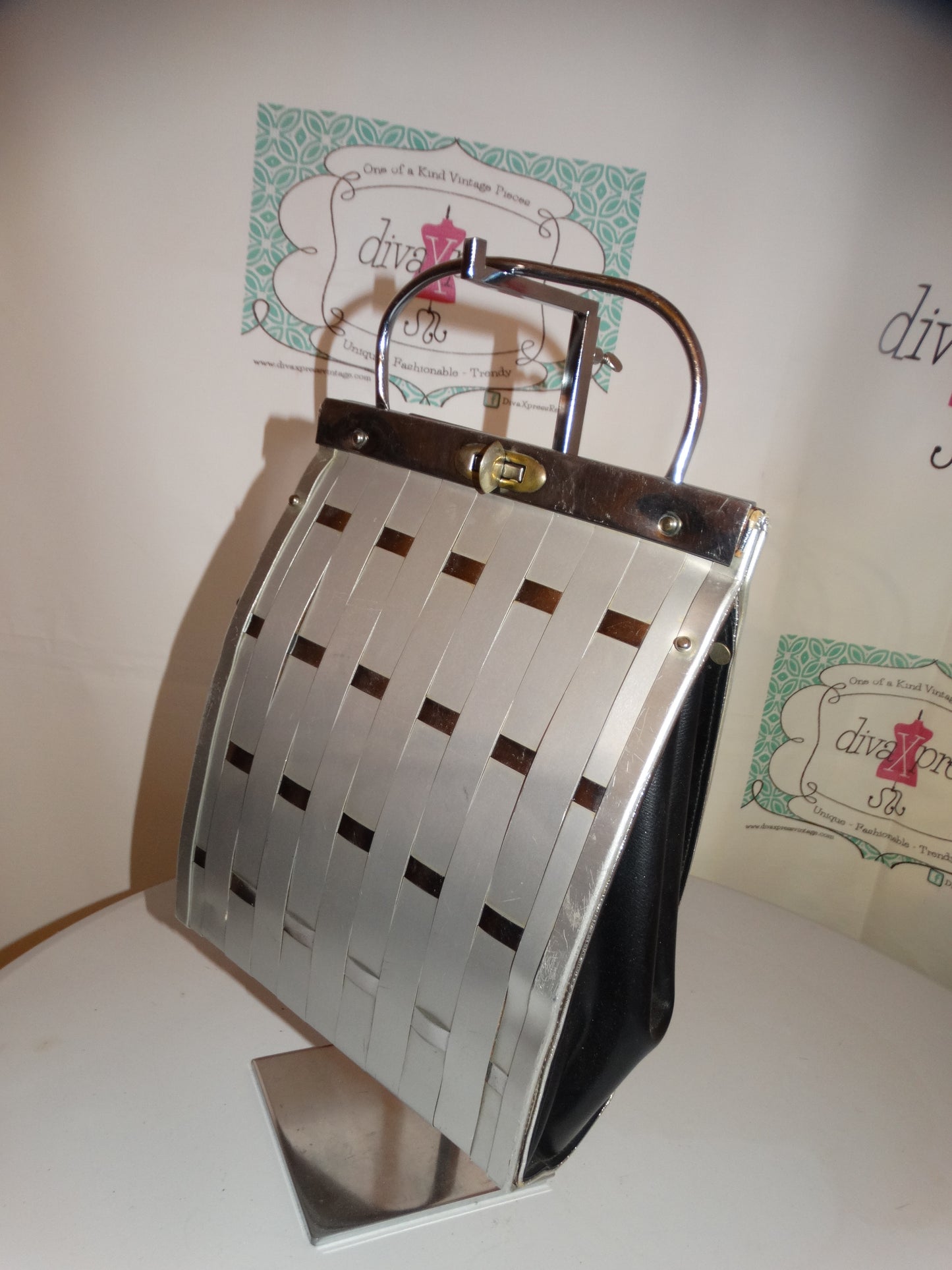 VINTAGE XL Silver Metal Purse