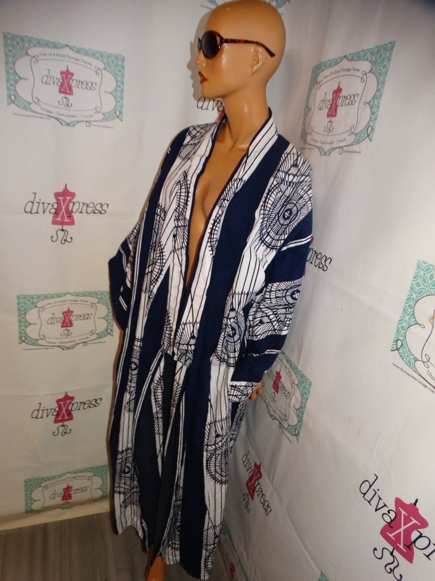Vintage Tokyo Blue/White Kimono Size XL