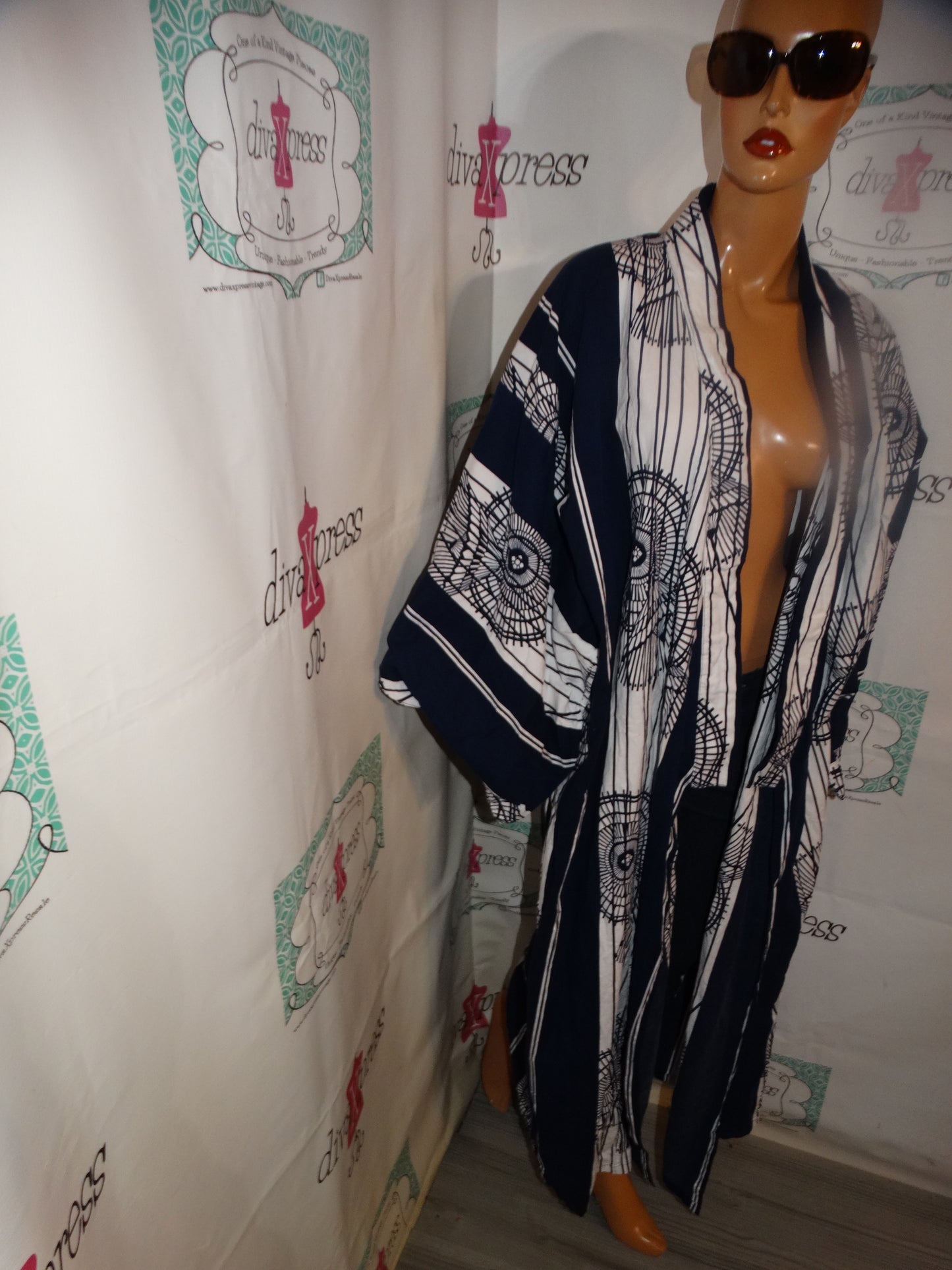 Vintage Tokyo Blue/White Kimono Size XL