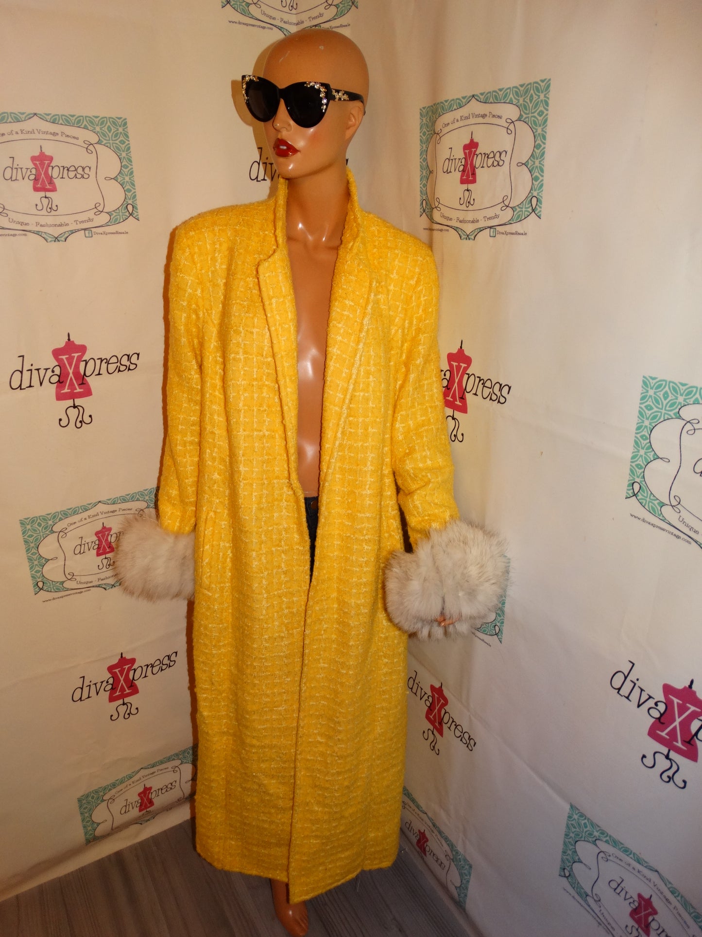 Vintage Lauren Taylor Yellow Authentic Fox Fur Cuff Wool Throw Size XL