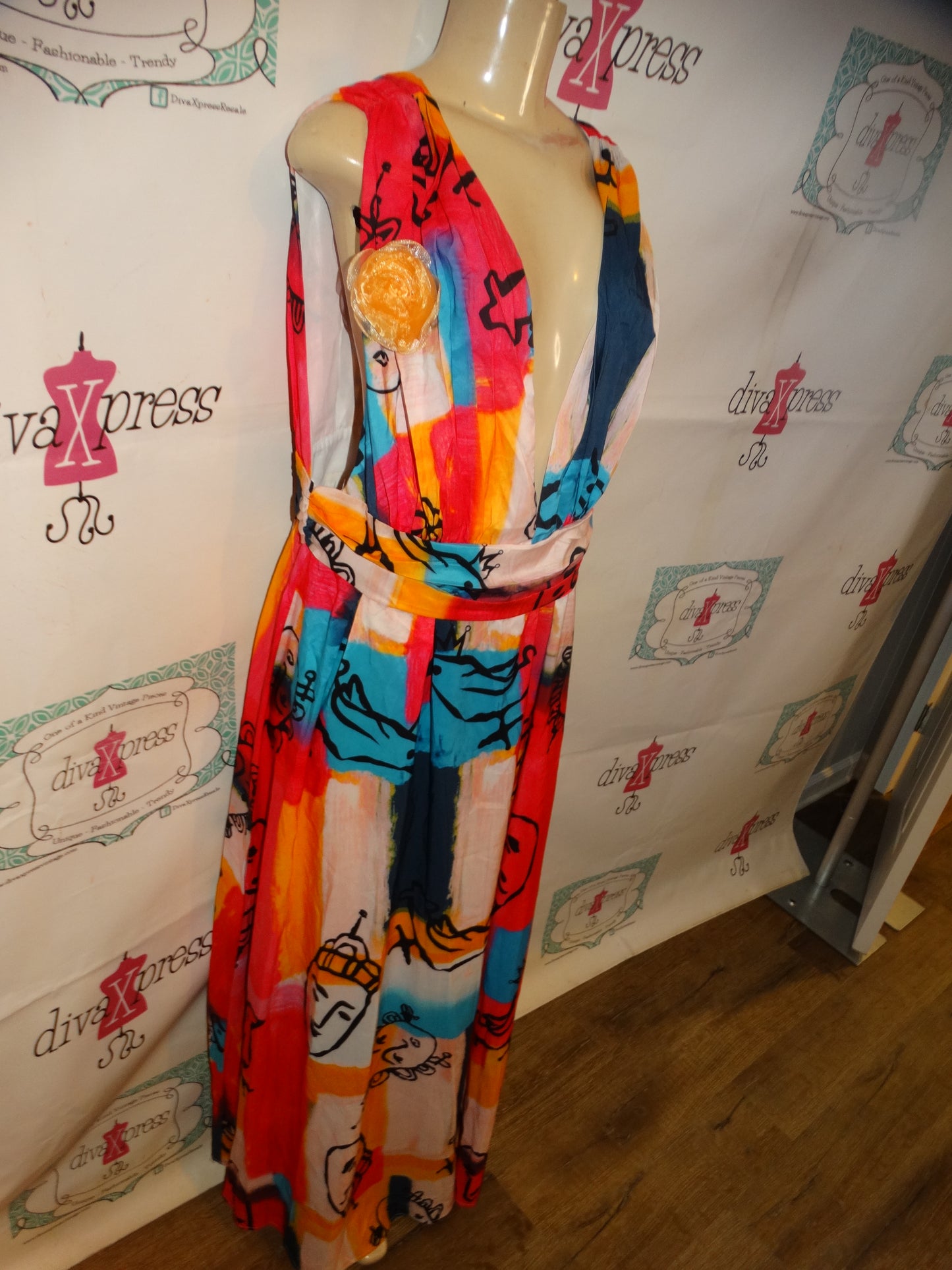 Pink Colorful Face Low Cut Dress Size 1x