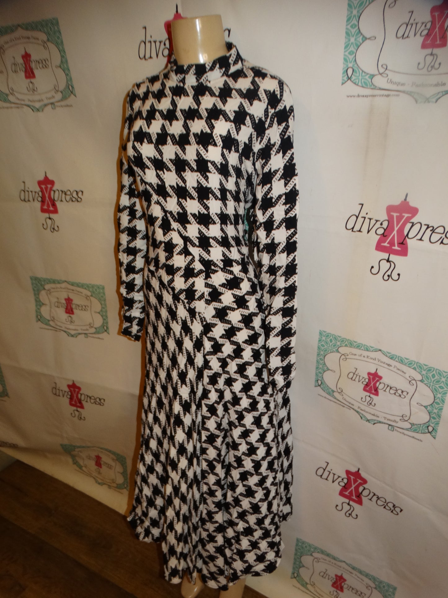 Vintage Black/White Dress Size L