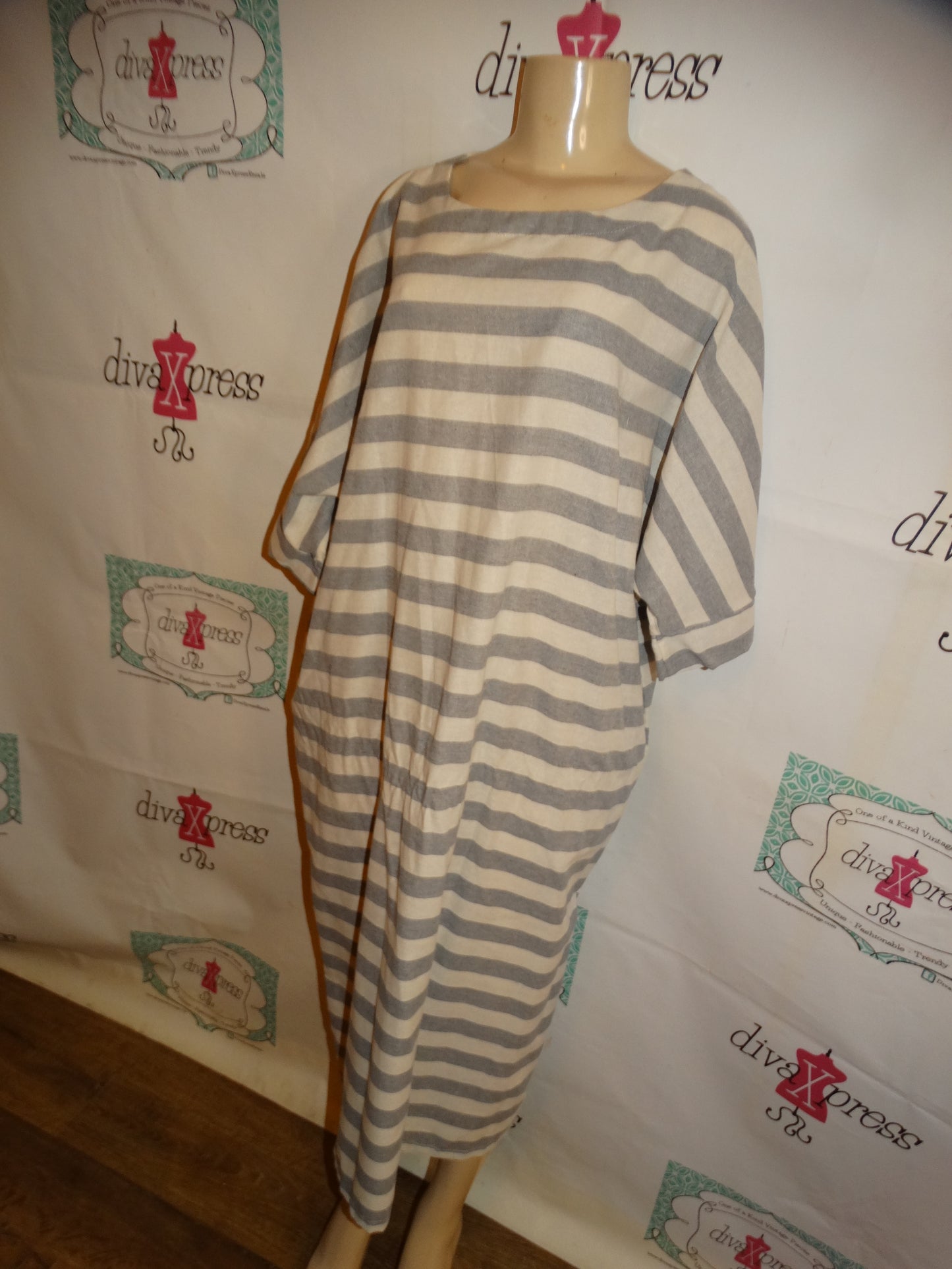 Gray/Cream Stripe Dress Size 1x